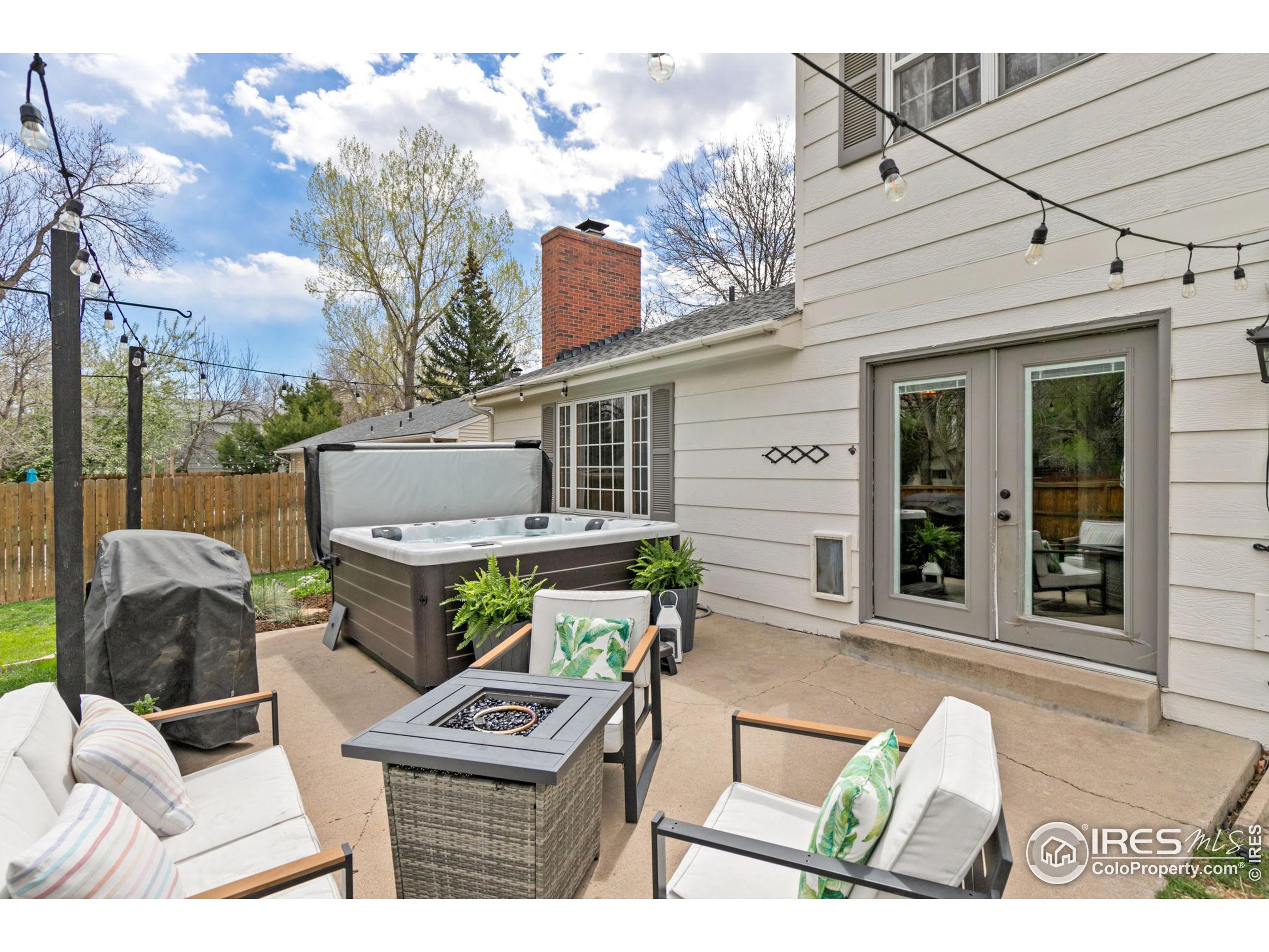 678 Zuni Cir