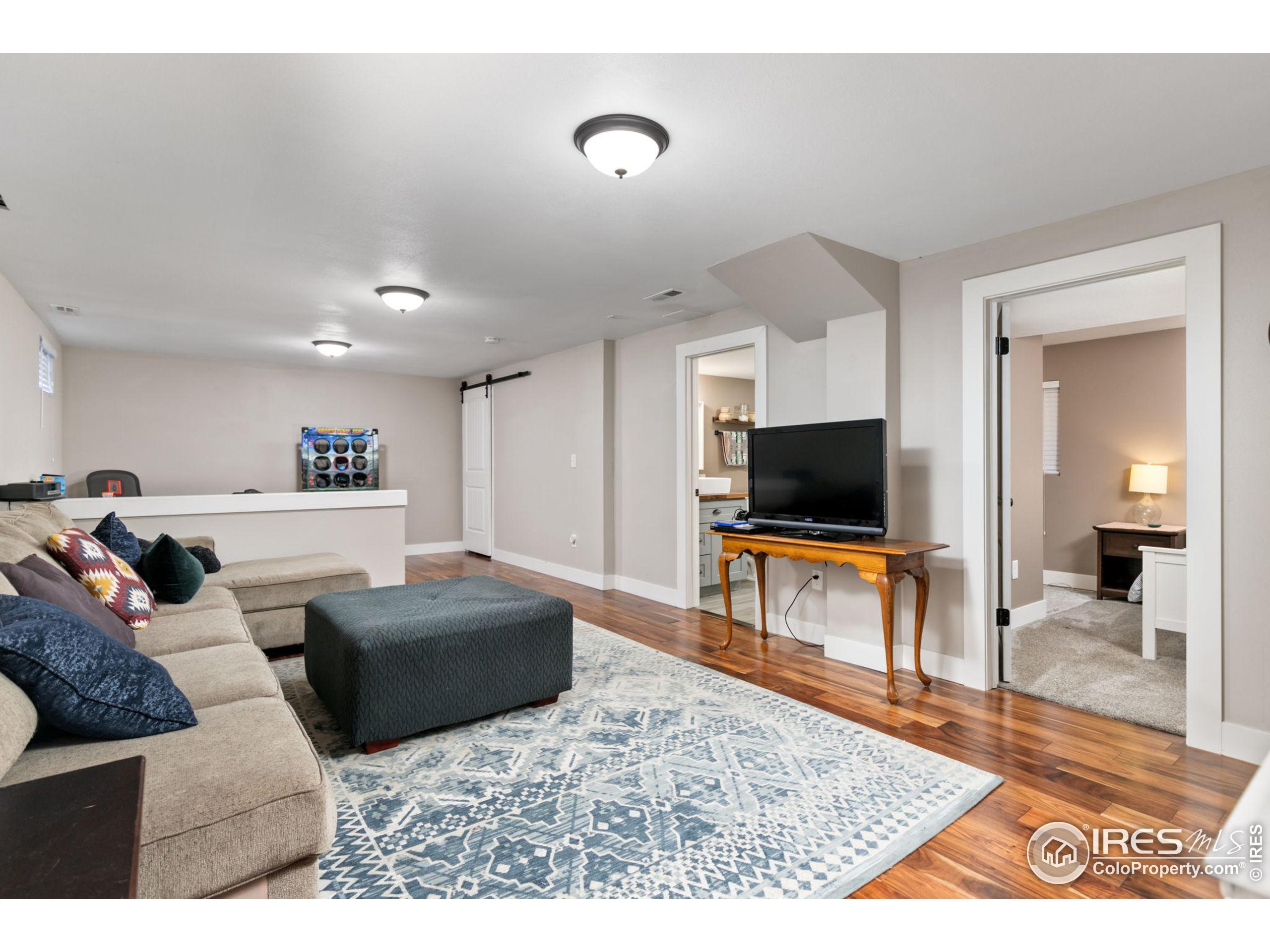 678 Zuni Cir