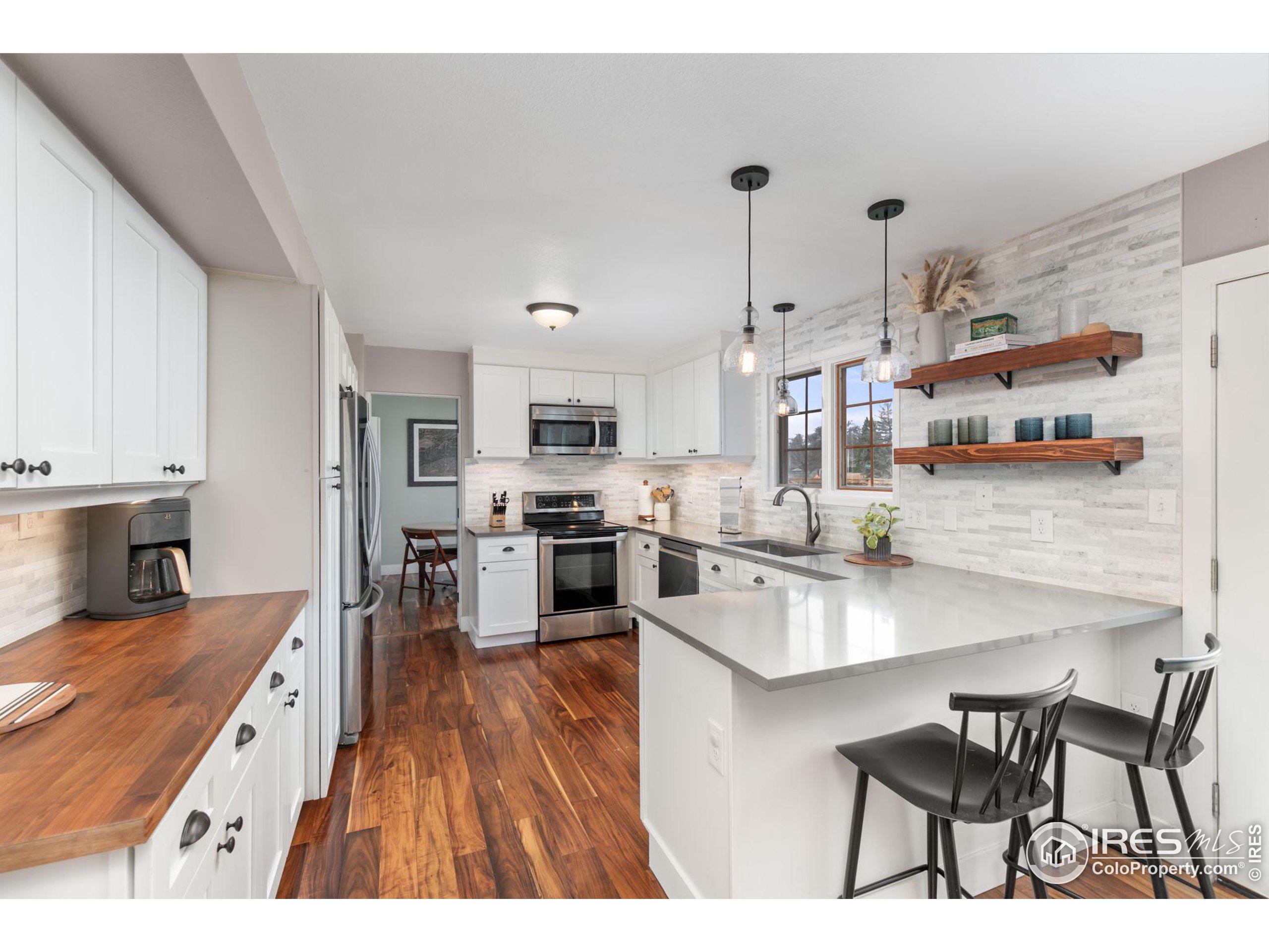 678 Zuni Cir