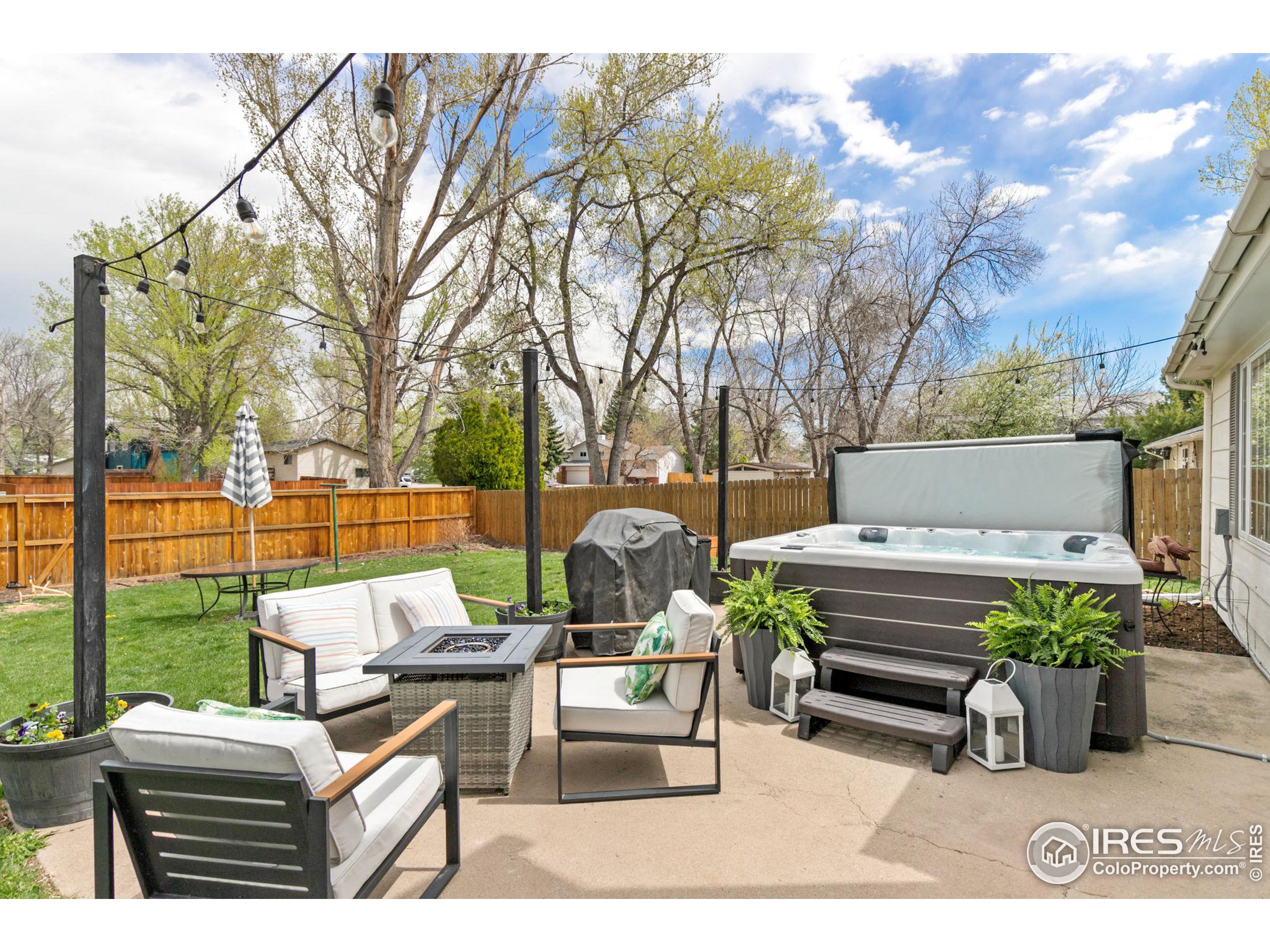 678 Zuni Cir