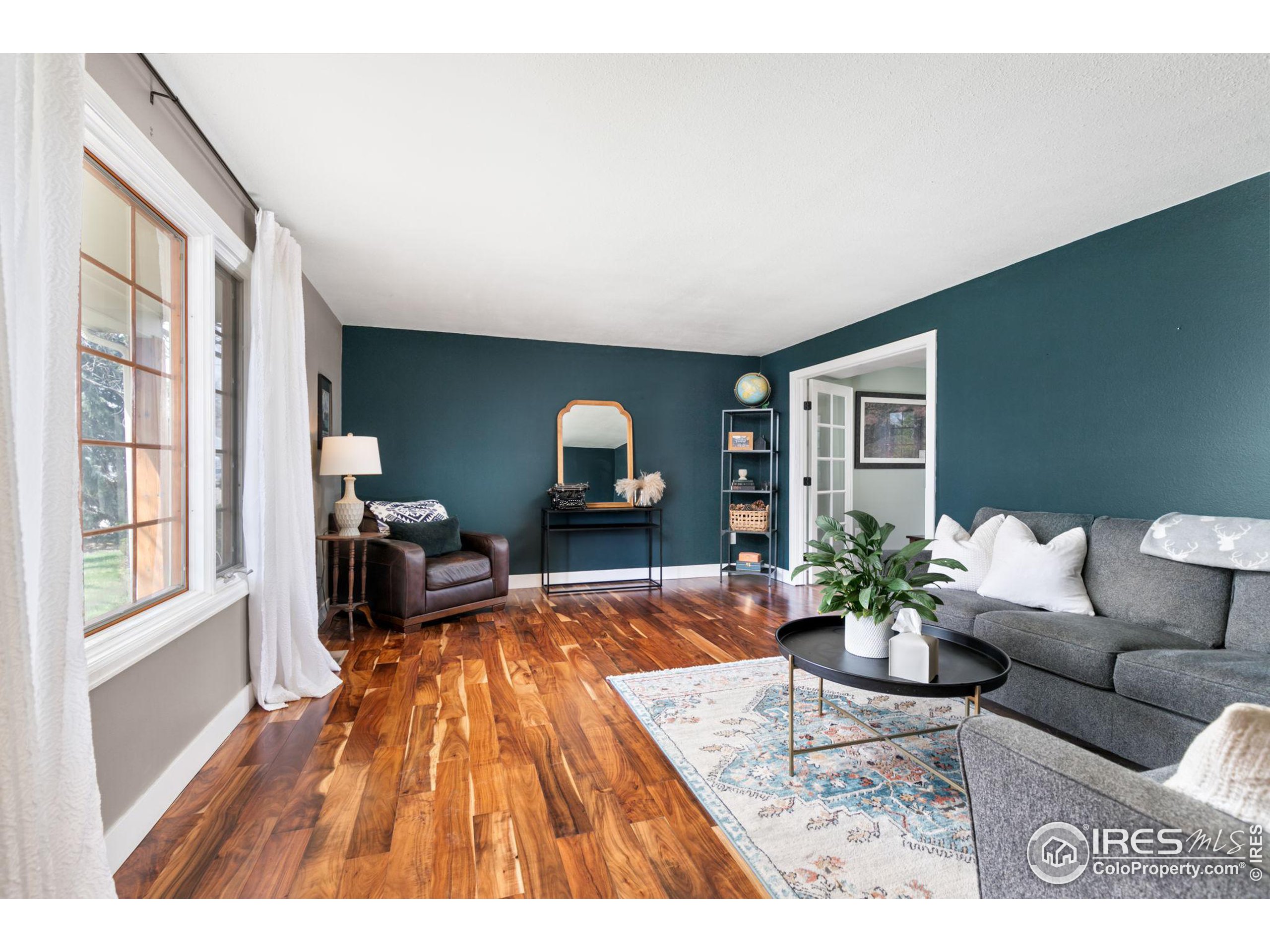 678 Zuni Cir