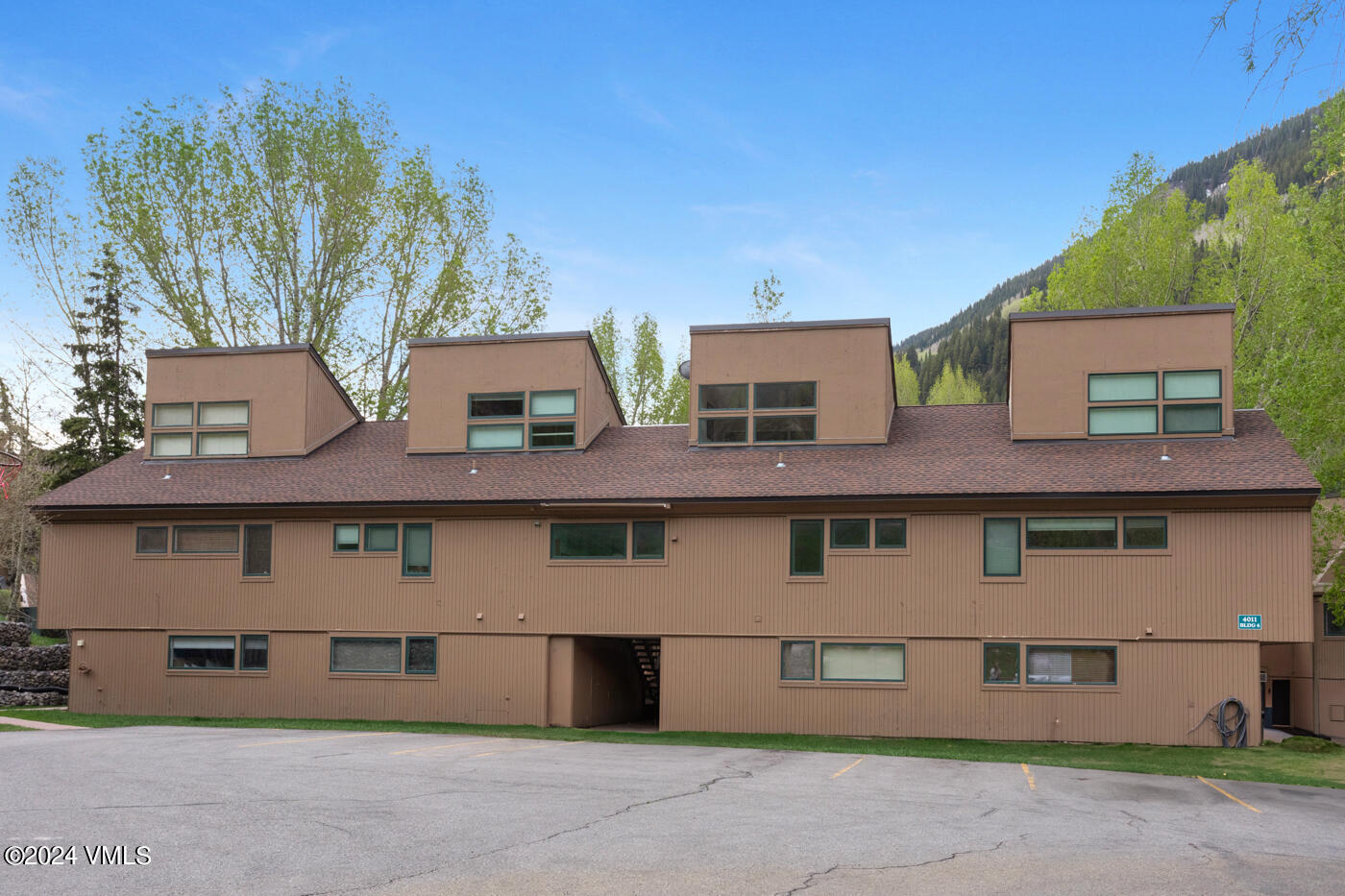 4011 Bighorn, 6-F