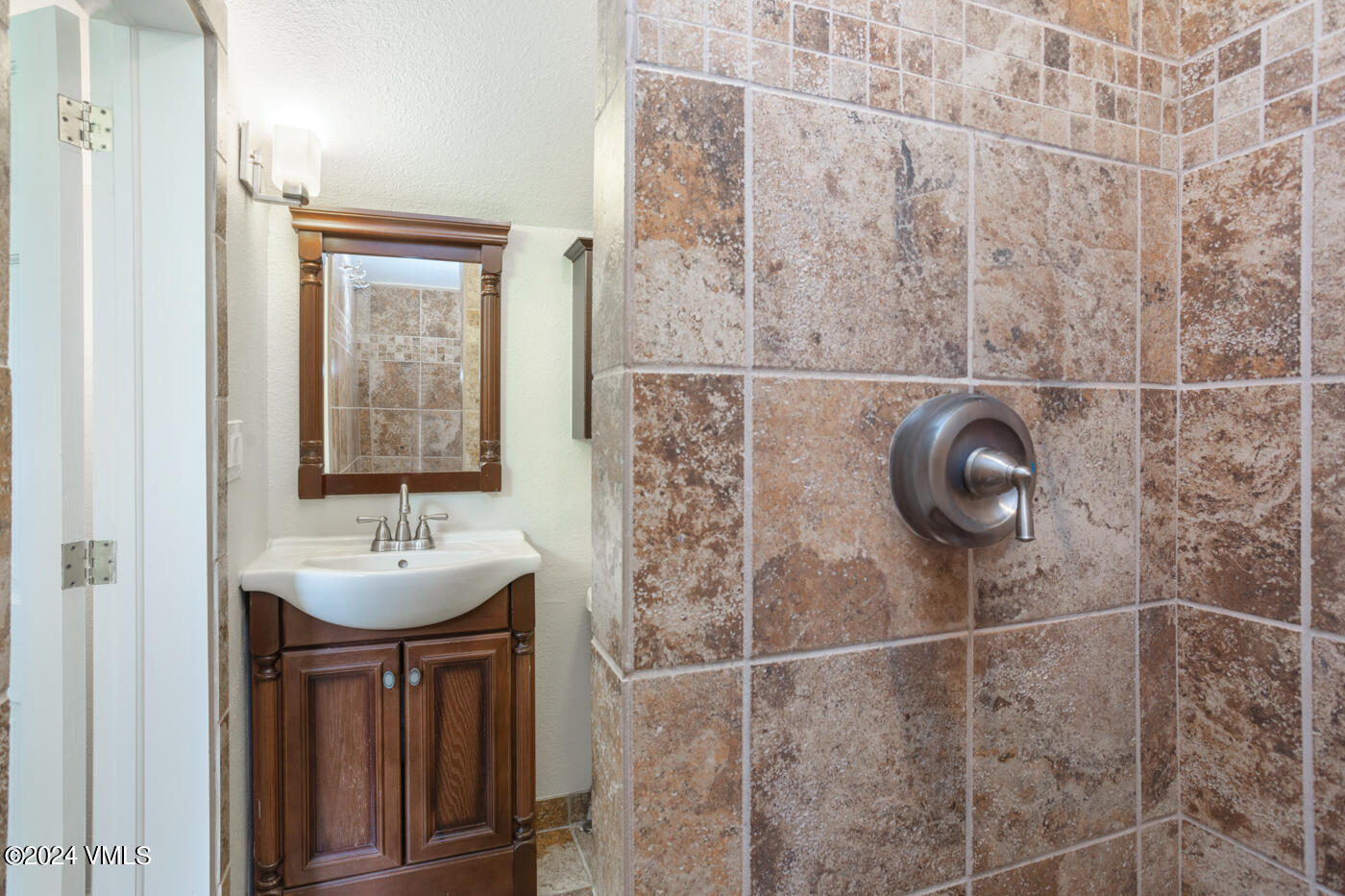 4011 Bighorn, 6-F
