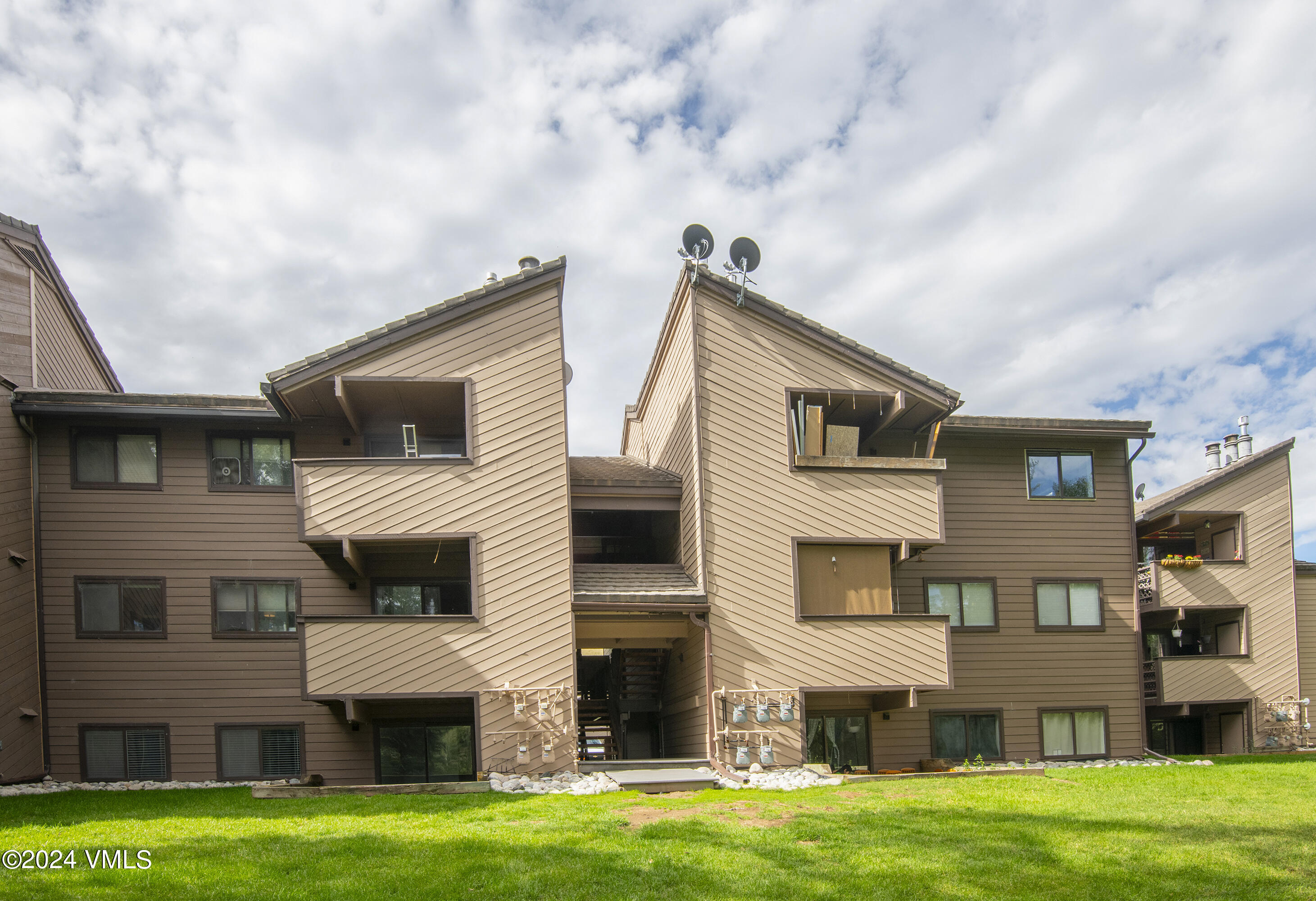 1061 W Beaver Creek Boulevard, G302