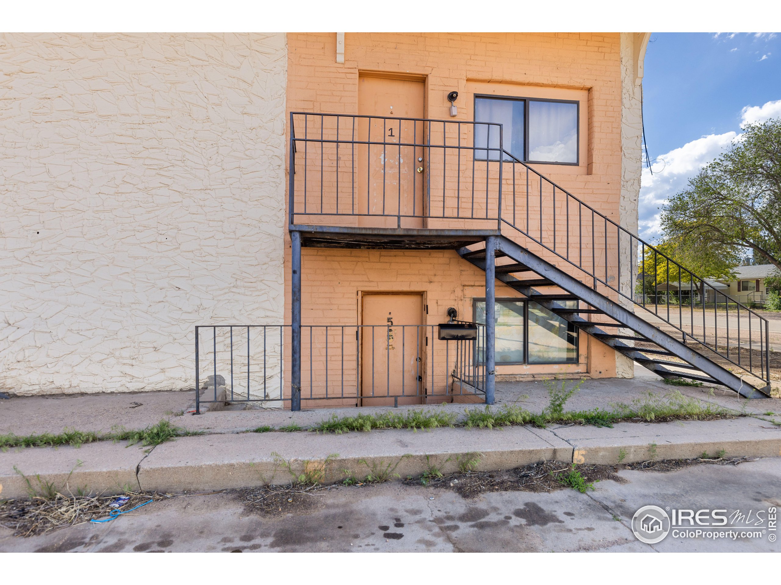 205 S 3rd Ave