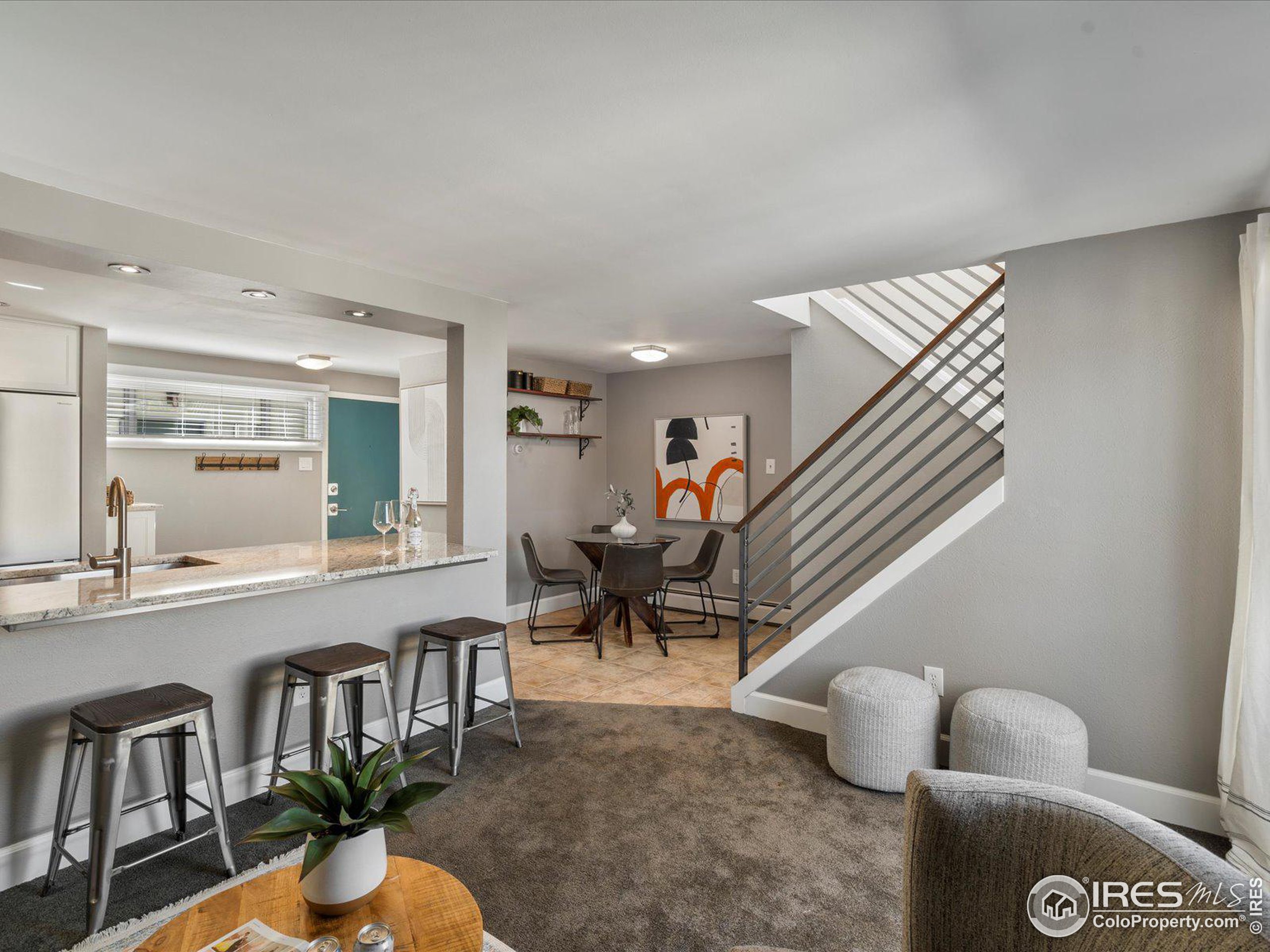 1842 Canyon Blvd 215