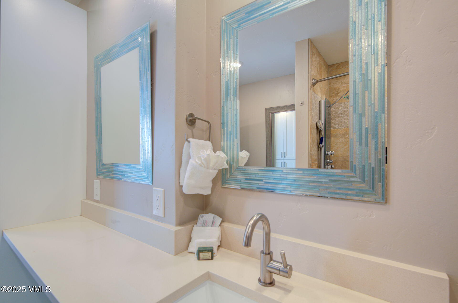 1061 W Beaver Creek Boulevard, N302