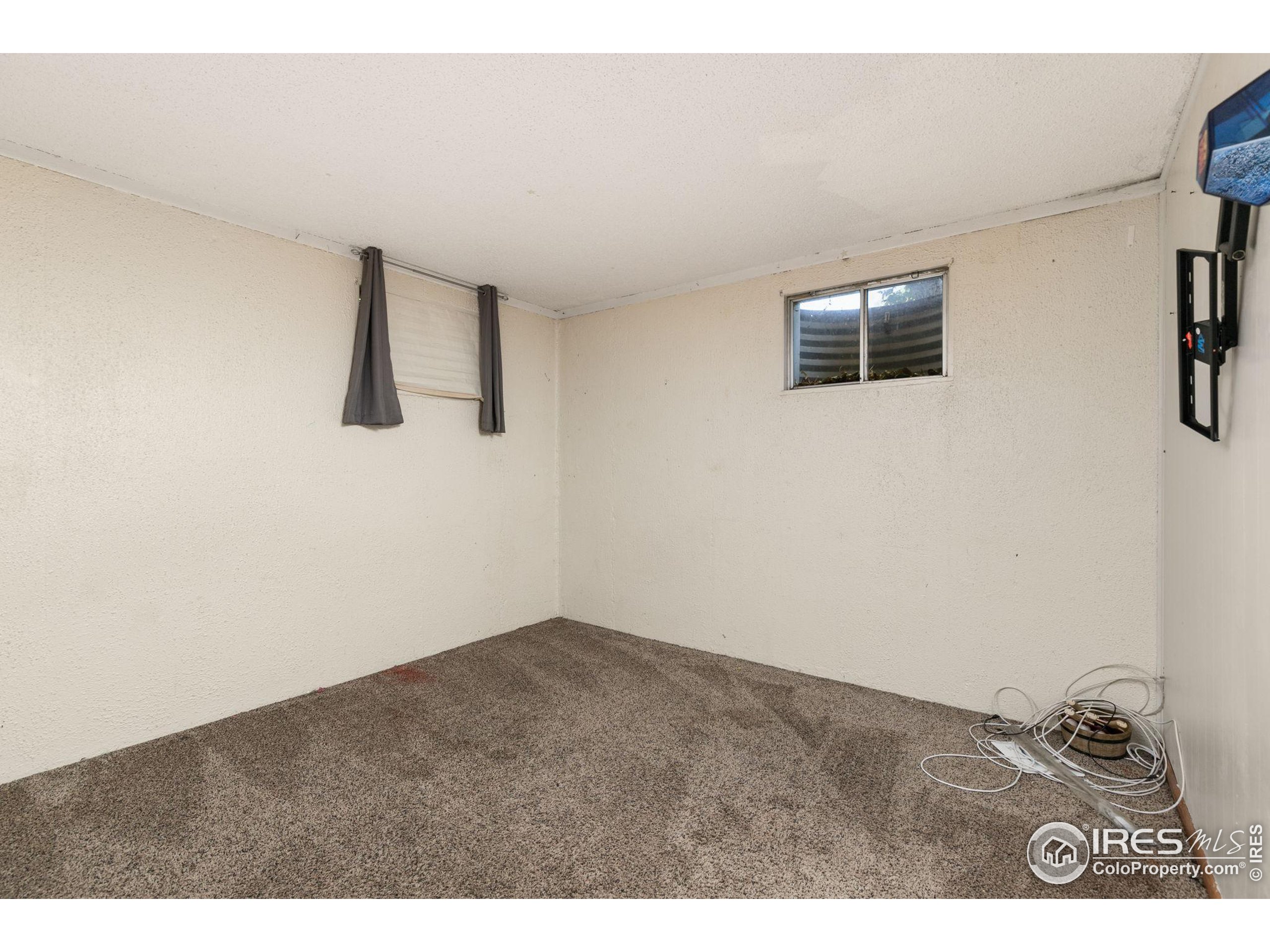 1110 Jennifer Dr