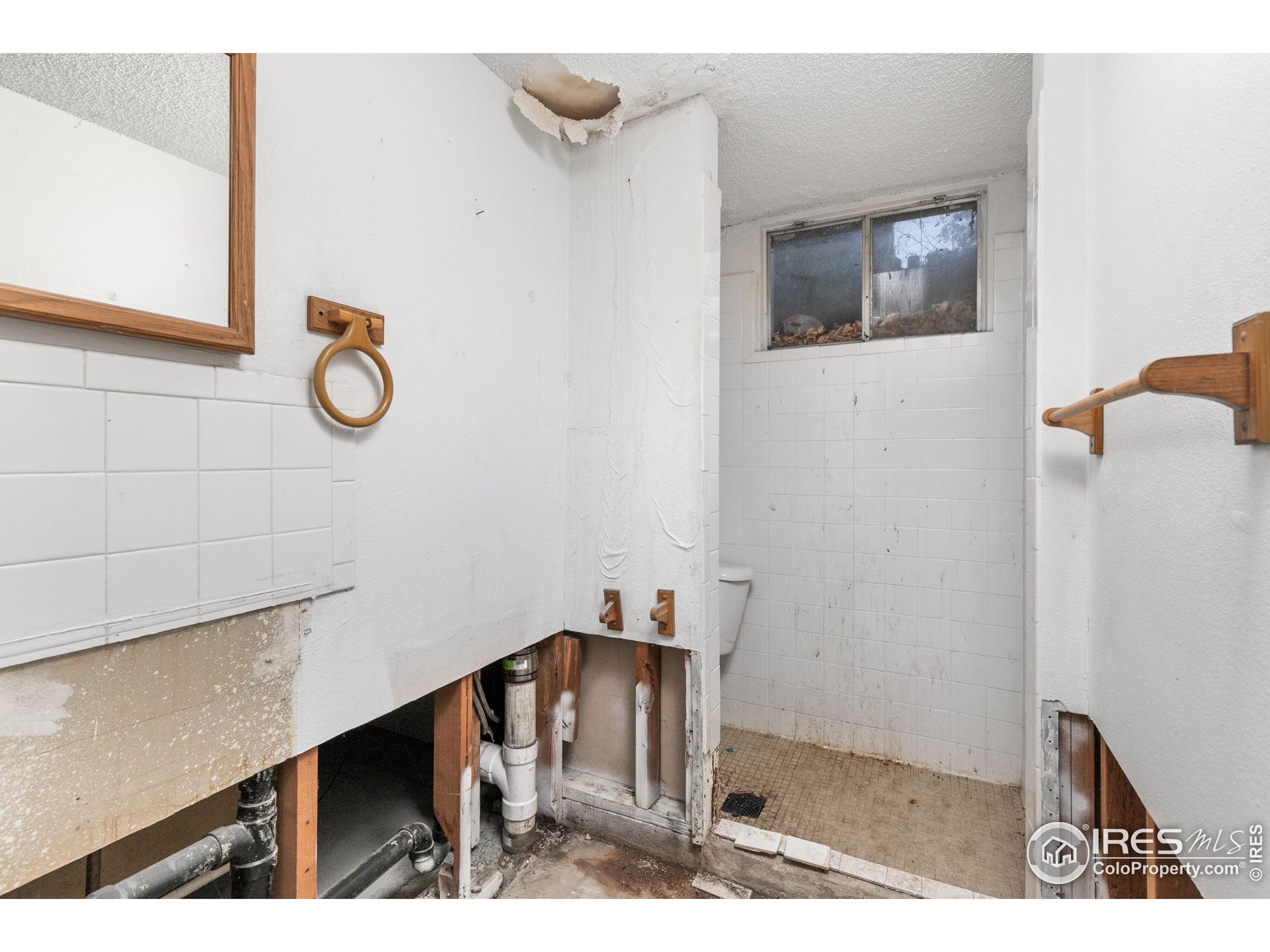 1110 Jennifer Dr