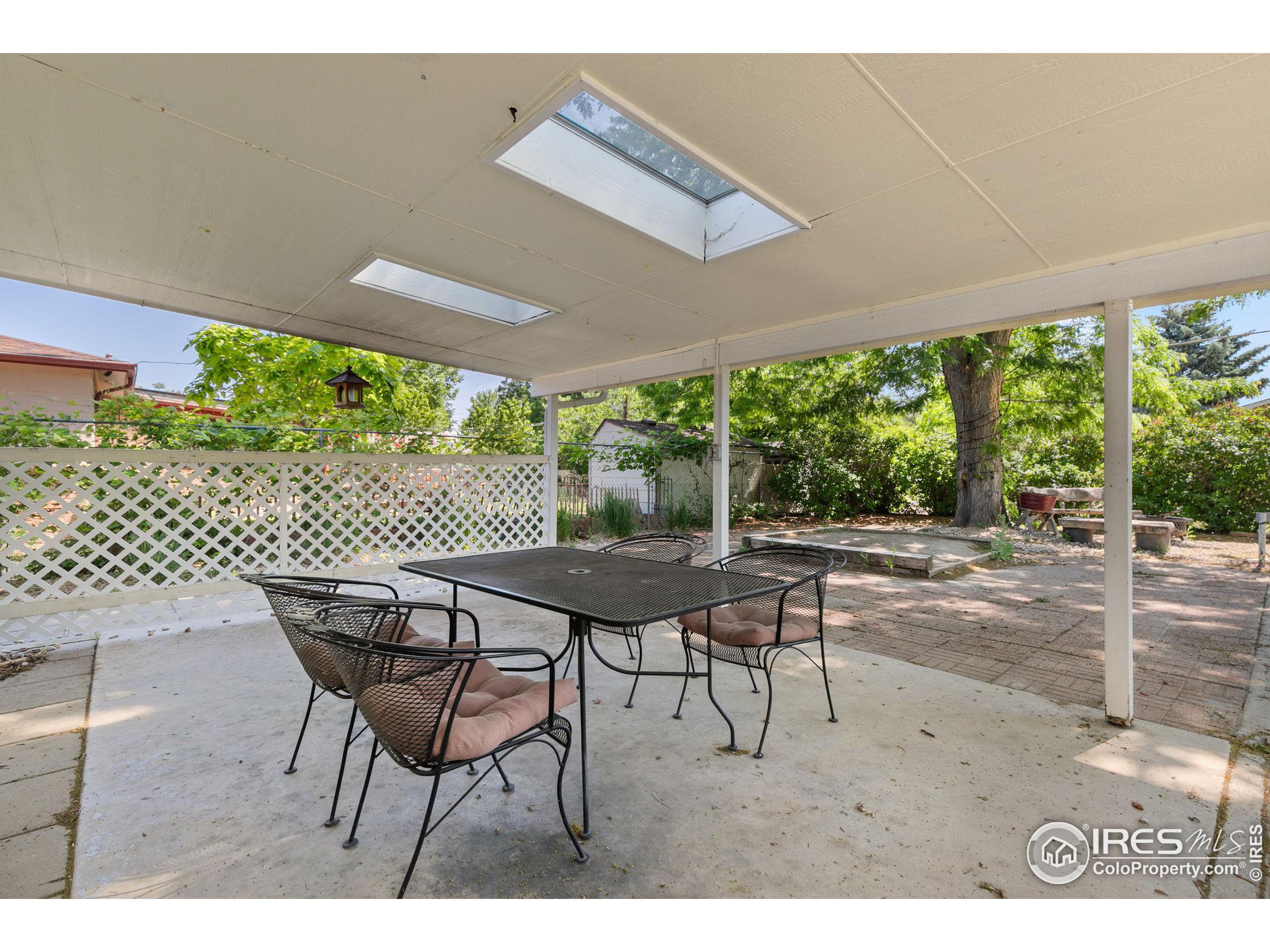 1110 Jennifer Dr