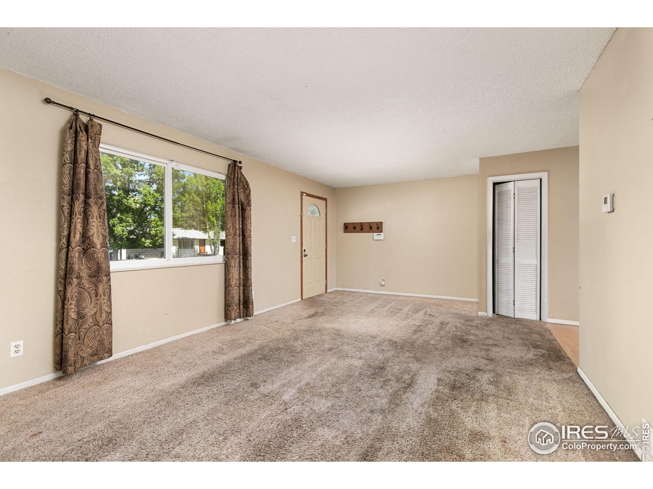 1110 Jennifer Dr