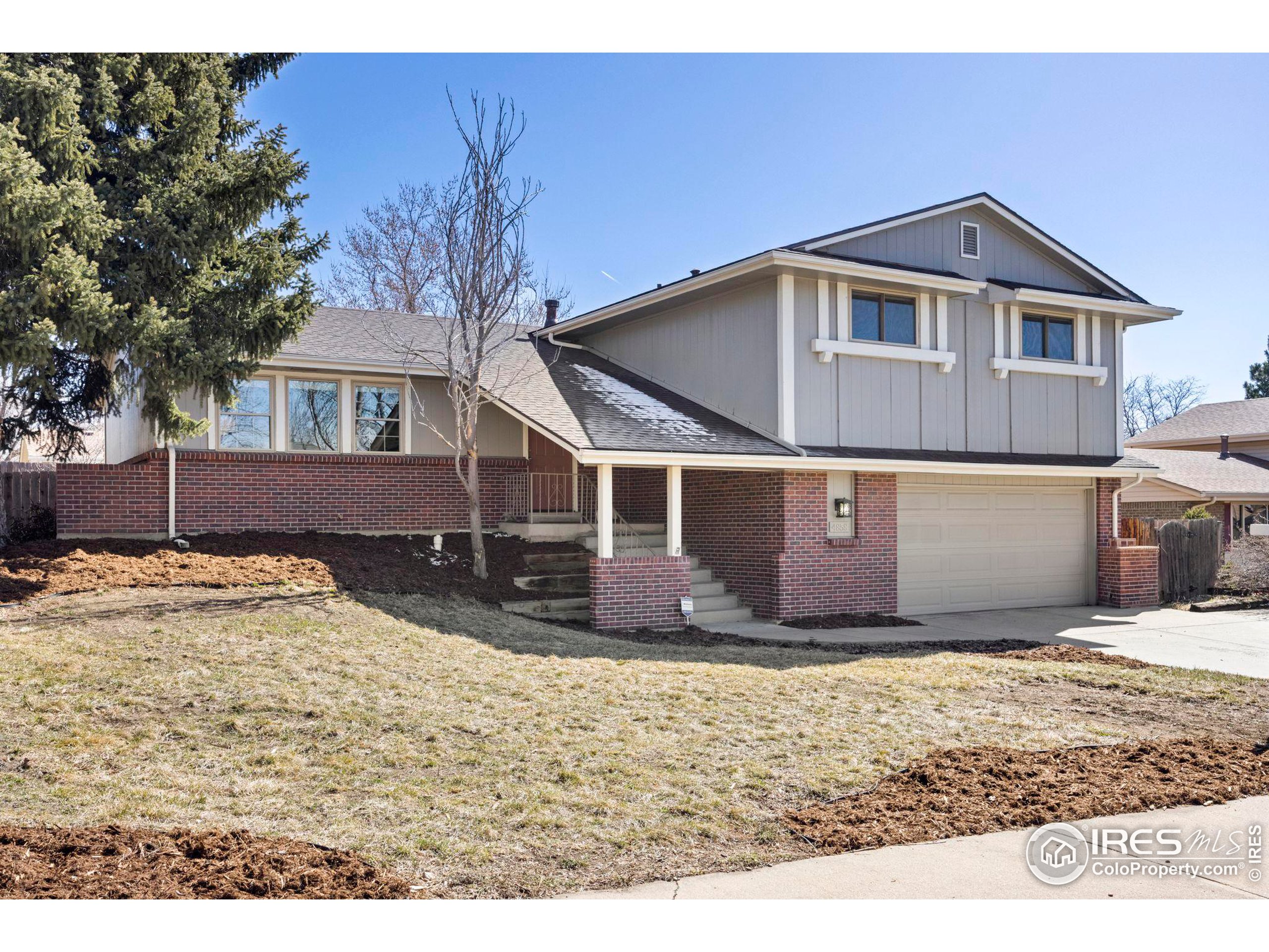 4858 Fairlawn Cir