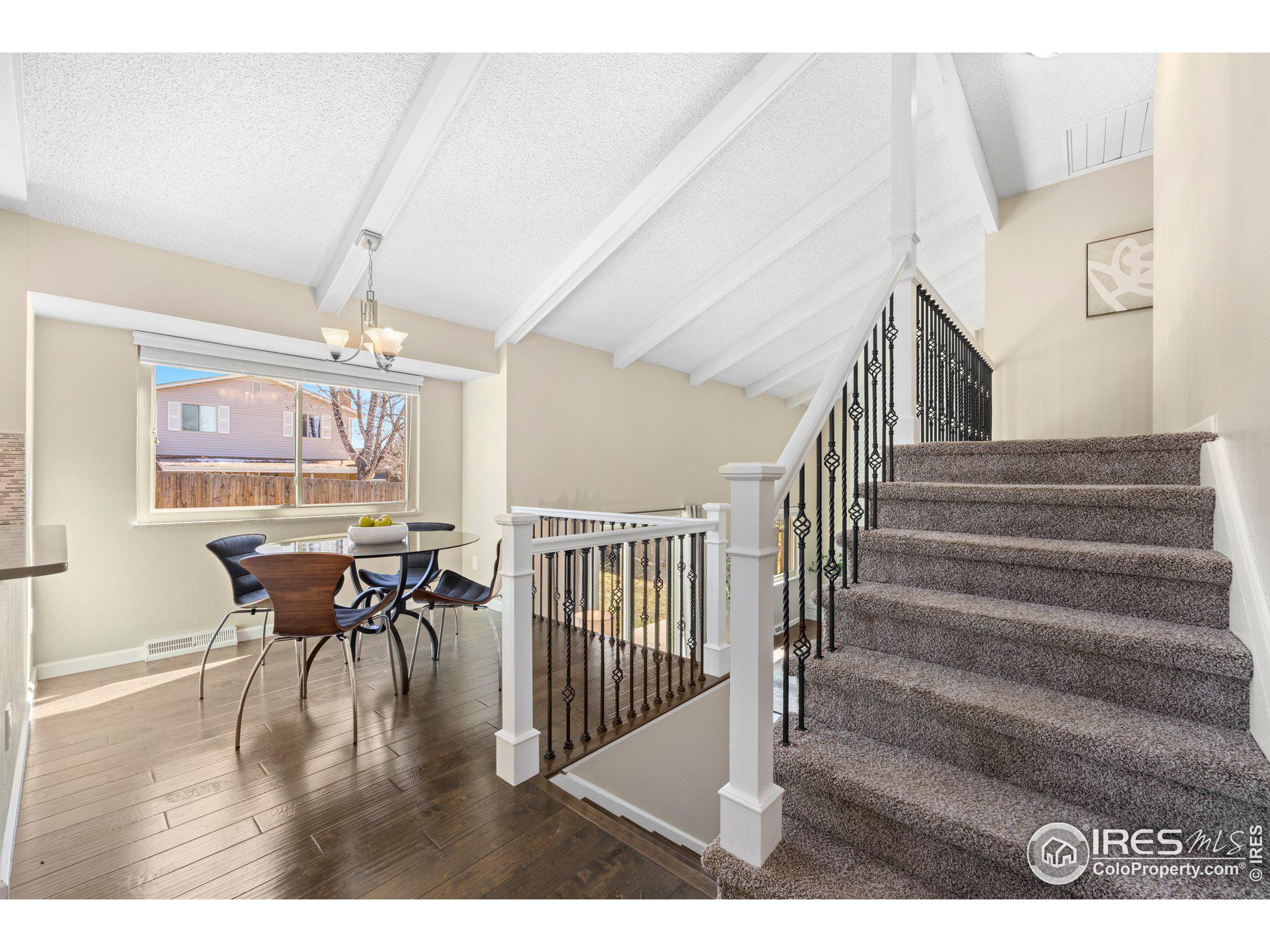 4858 Fairlawn Cir