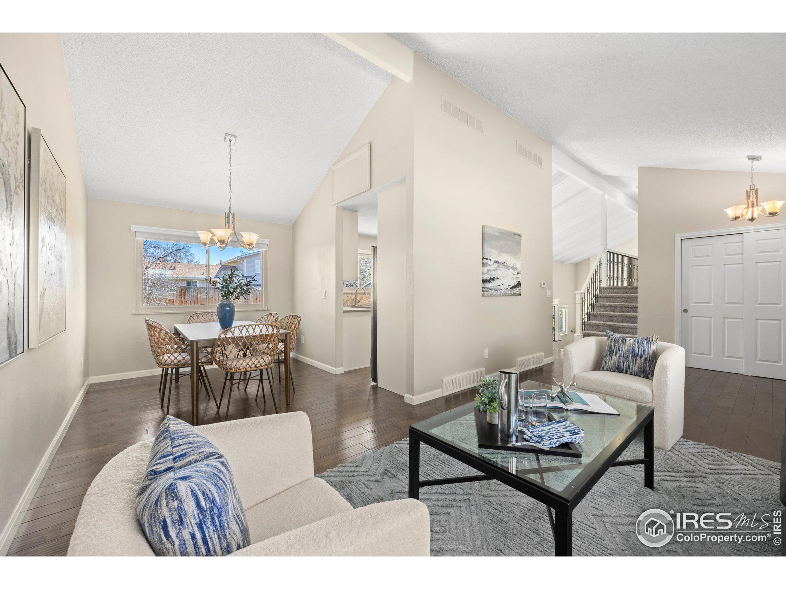 4858 Fairlawn Cir
