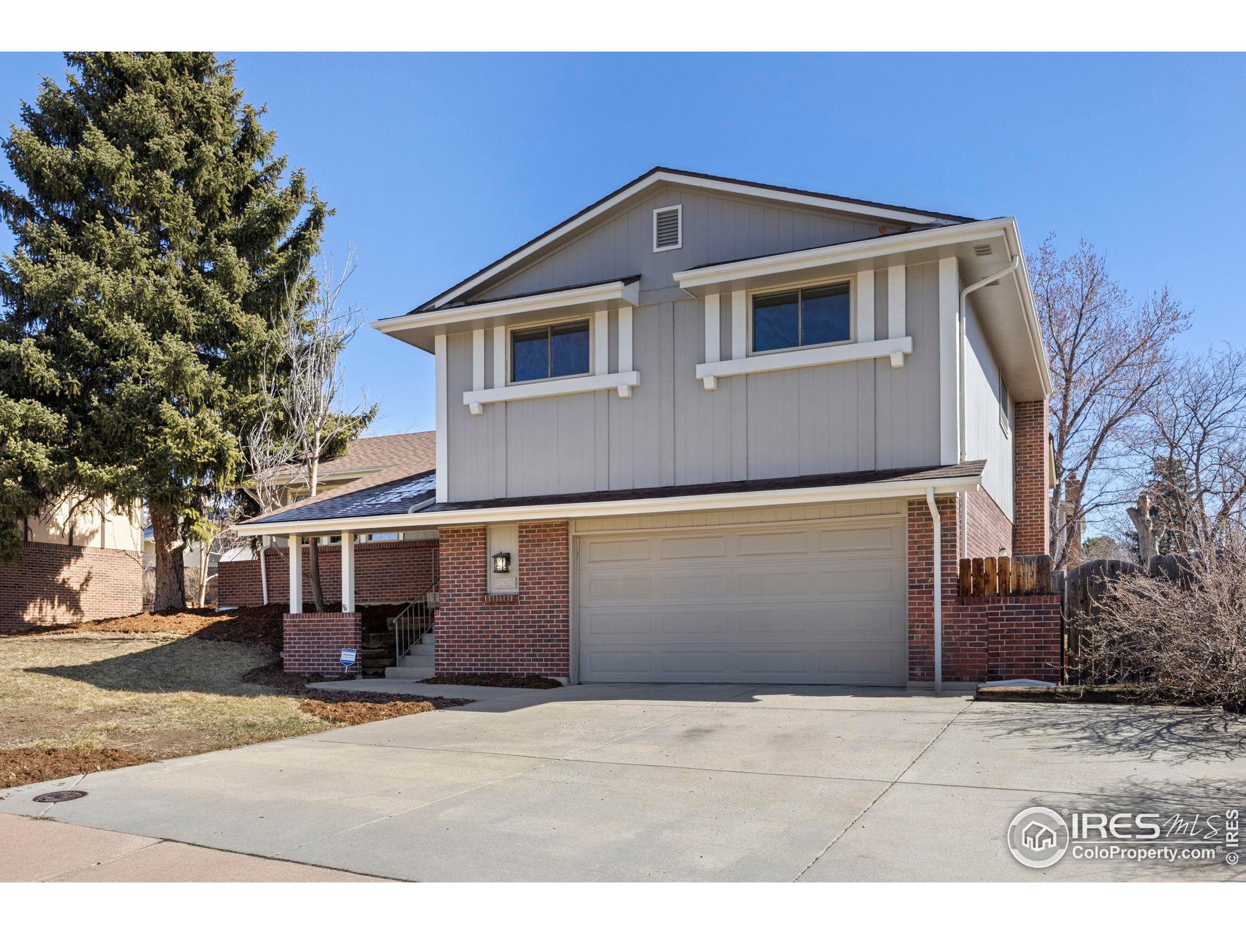 4858 Fairlawn Cir