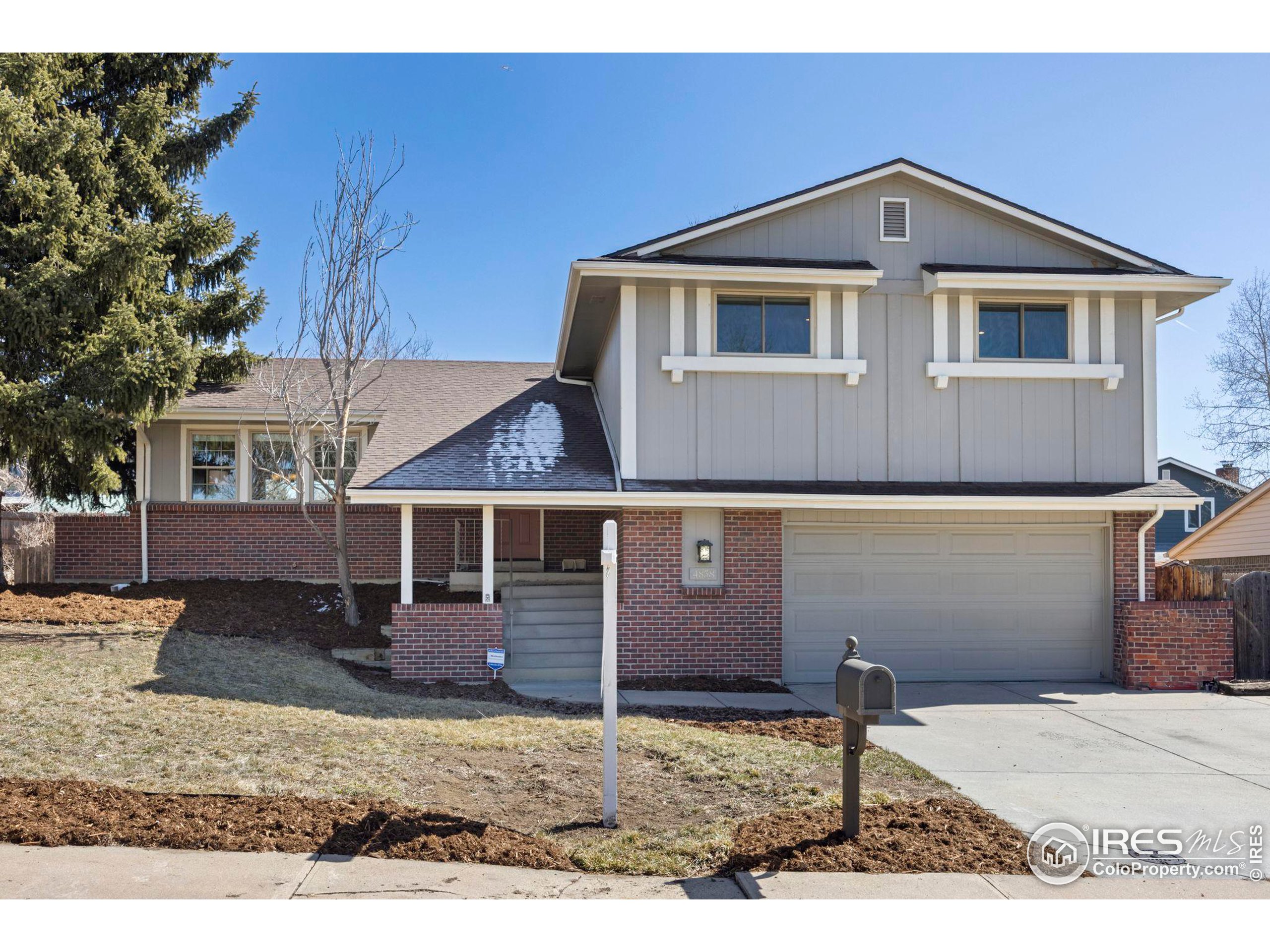 4858 Fairlawn Cir