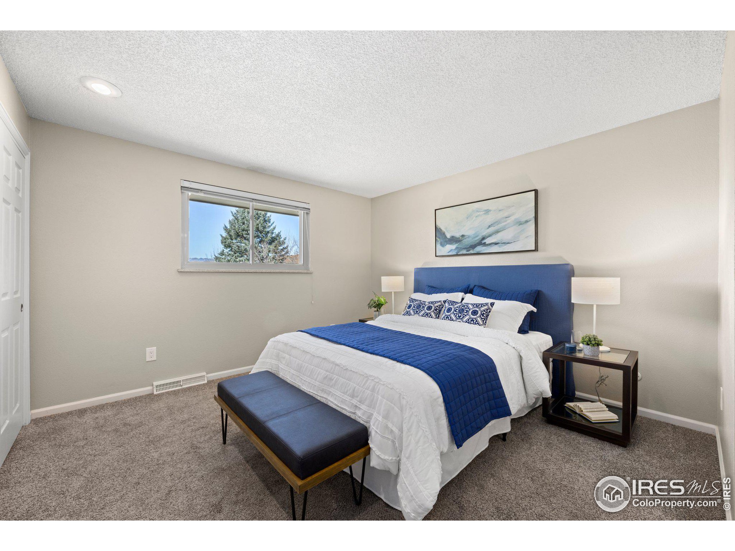 4858 Fairlawn Cir