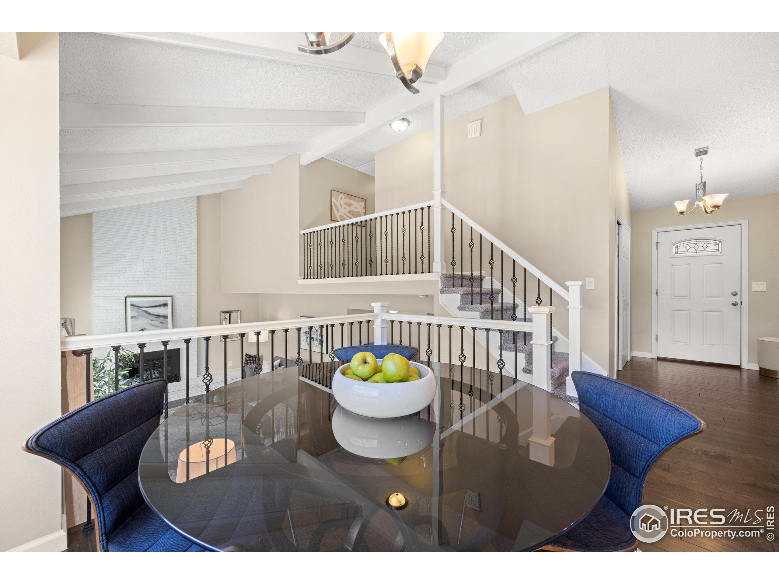 4858 Fairlawn Cir