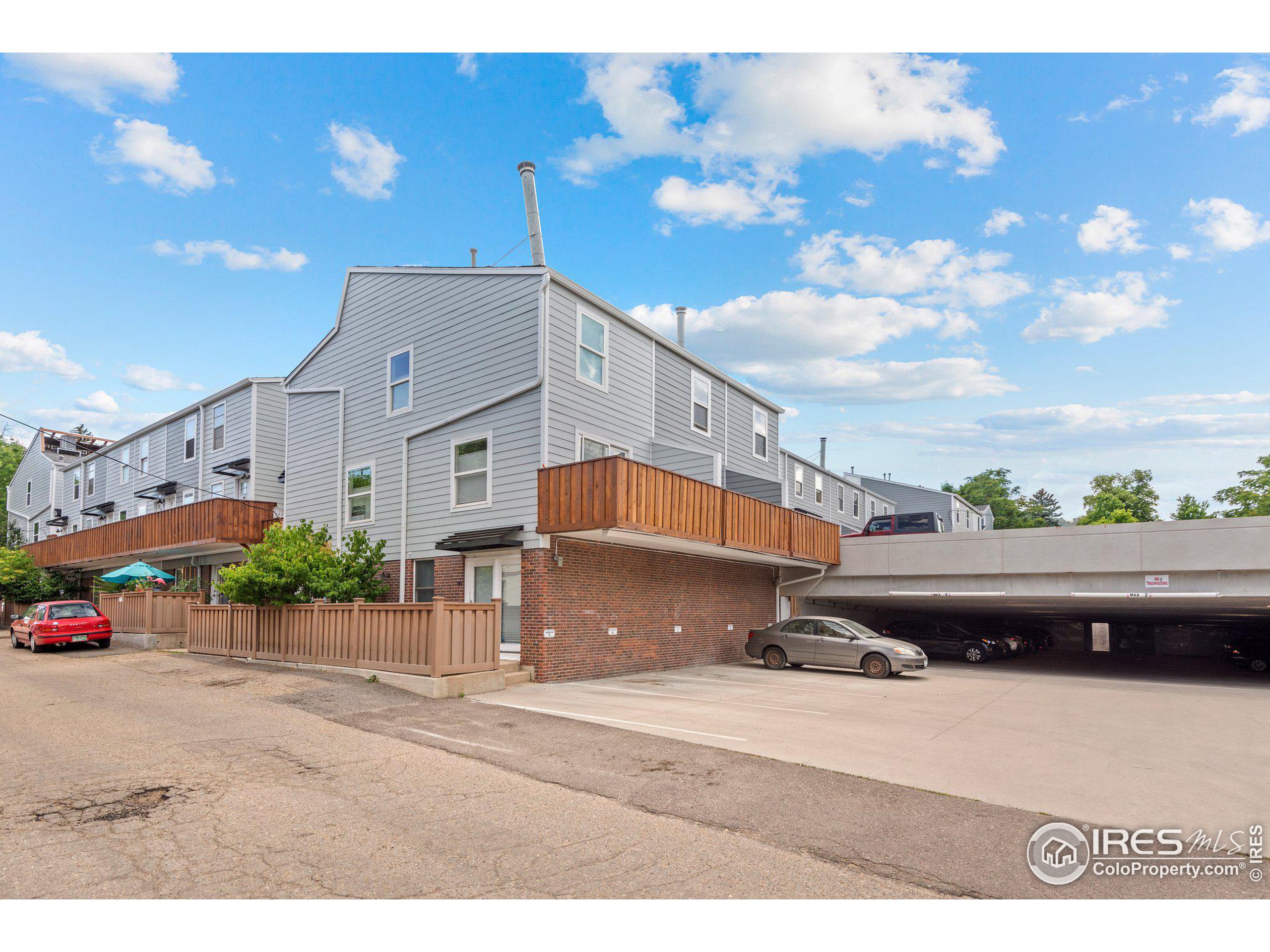 1111 Maxwell Ave 235