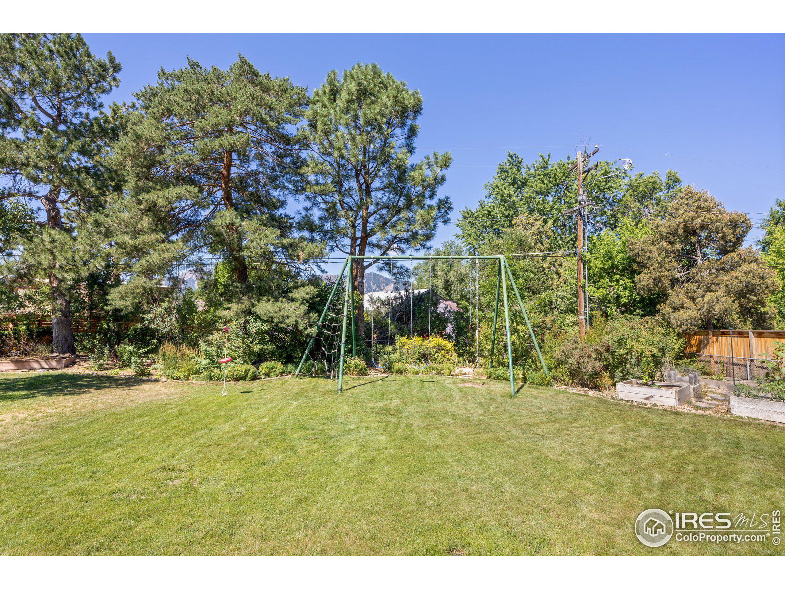 861 Cypress Dr