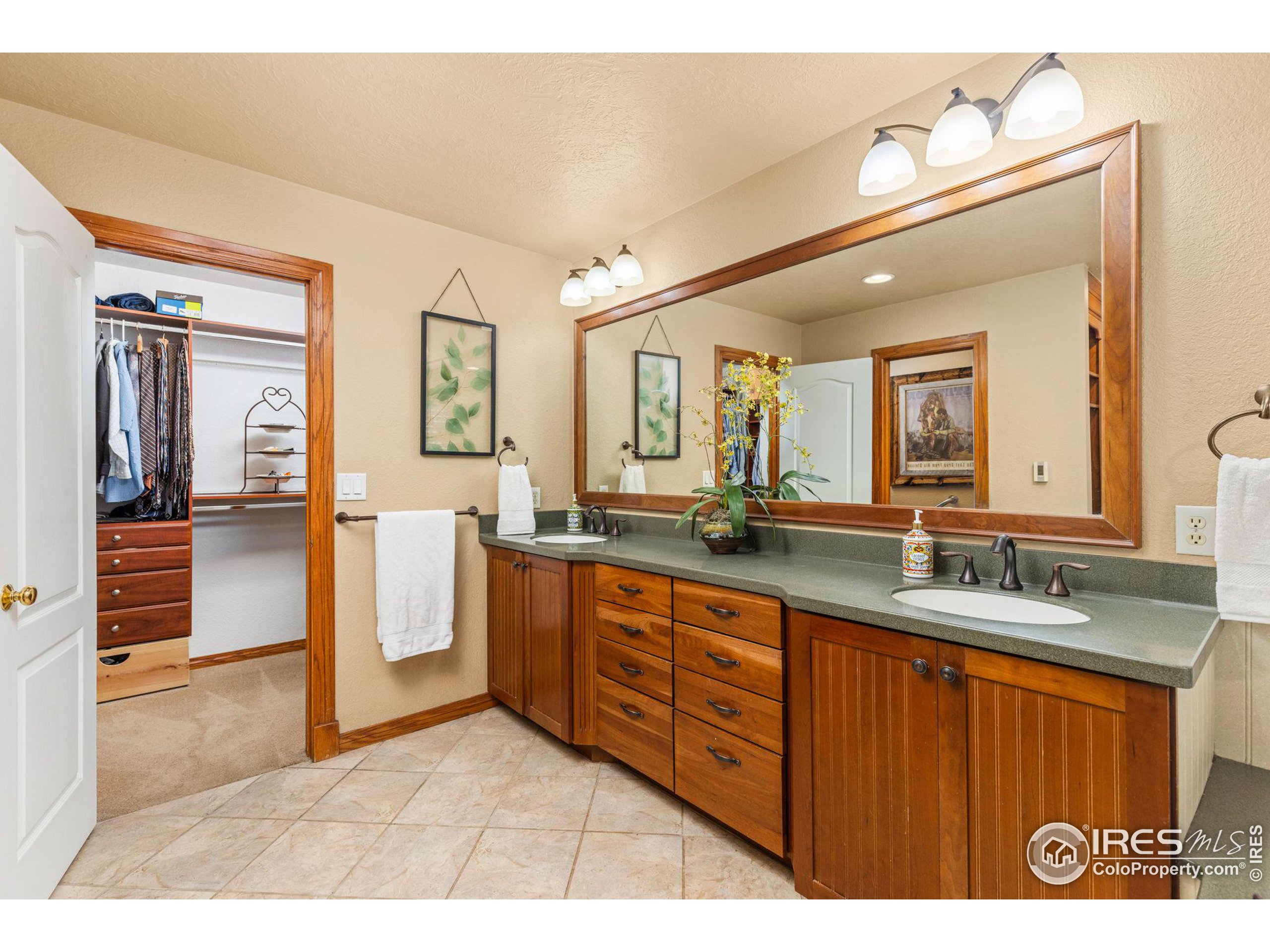 5400 Arrowhead Dr
