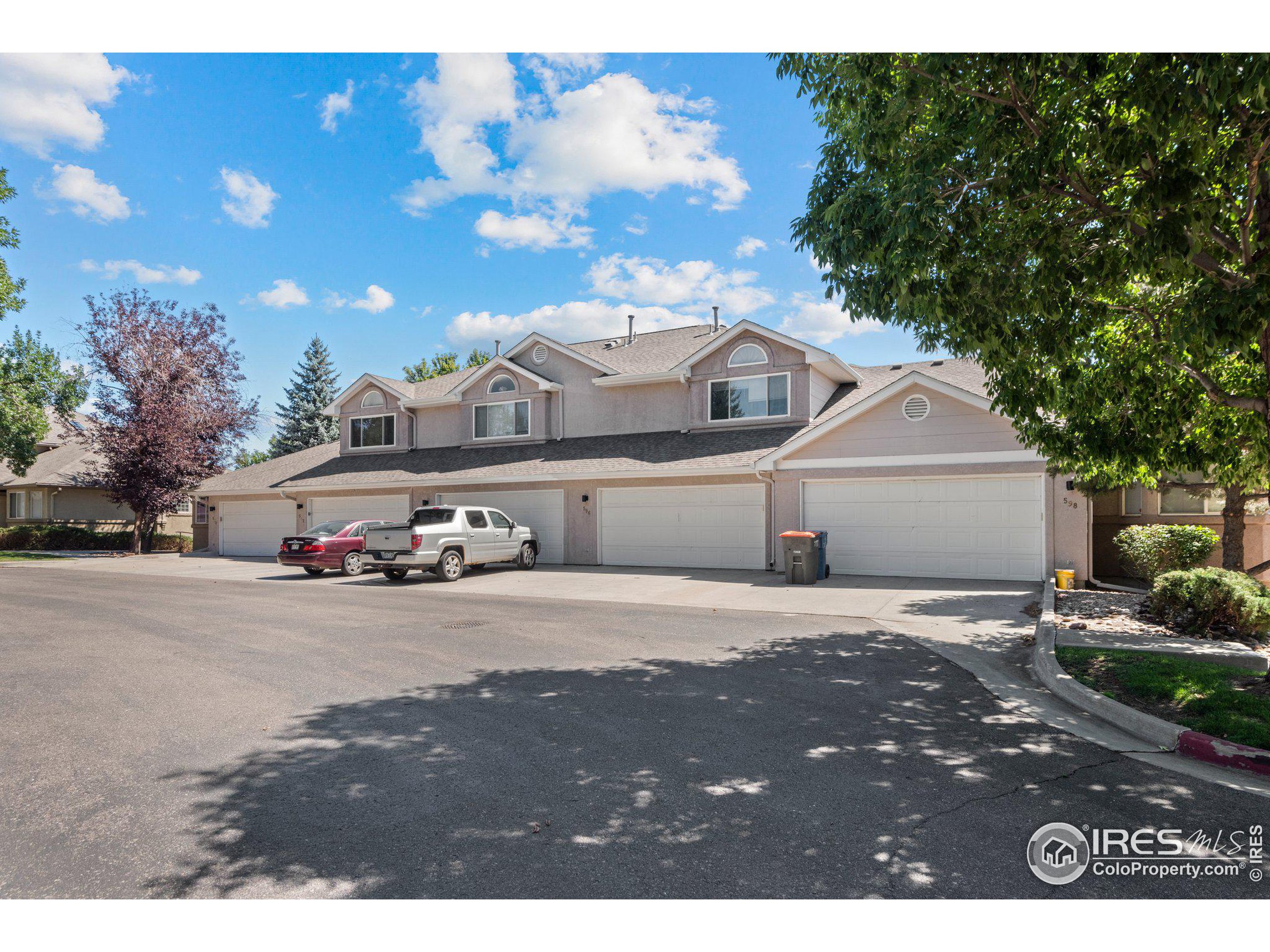 590 Ridgeview Dr