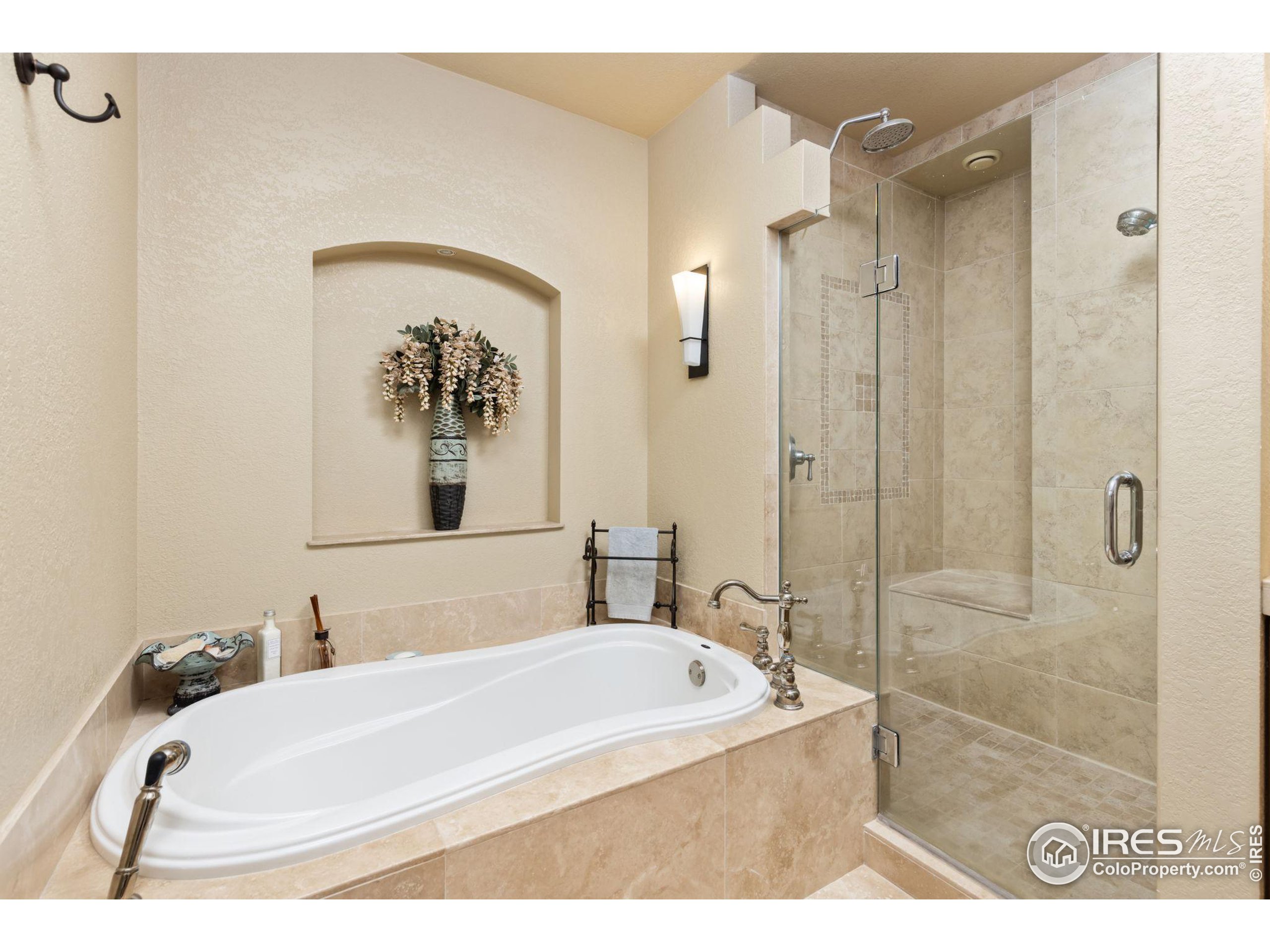 2633 W Reservoir Rd