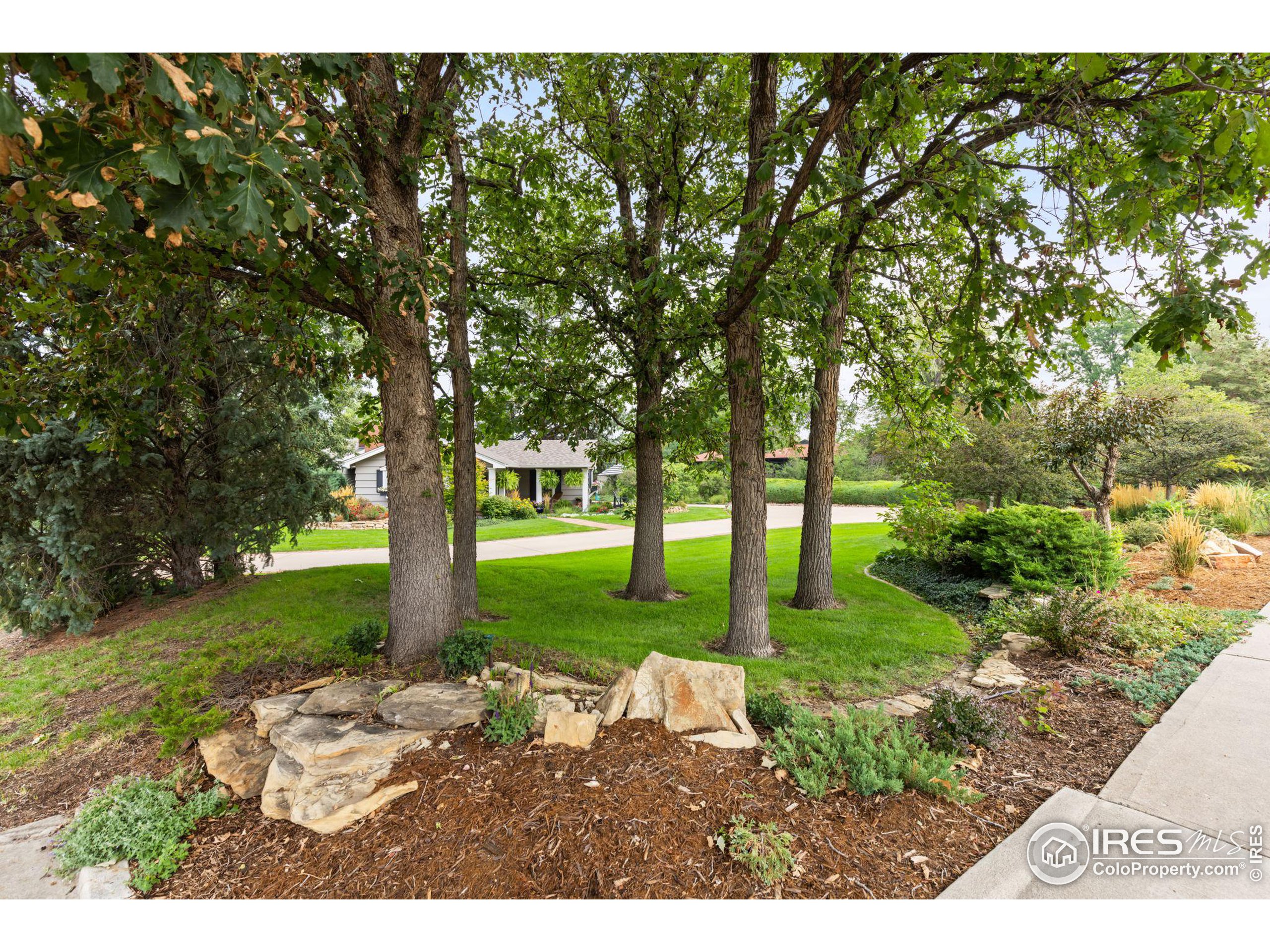 2633 W Reservoir Rd