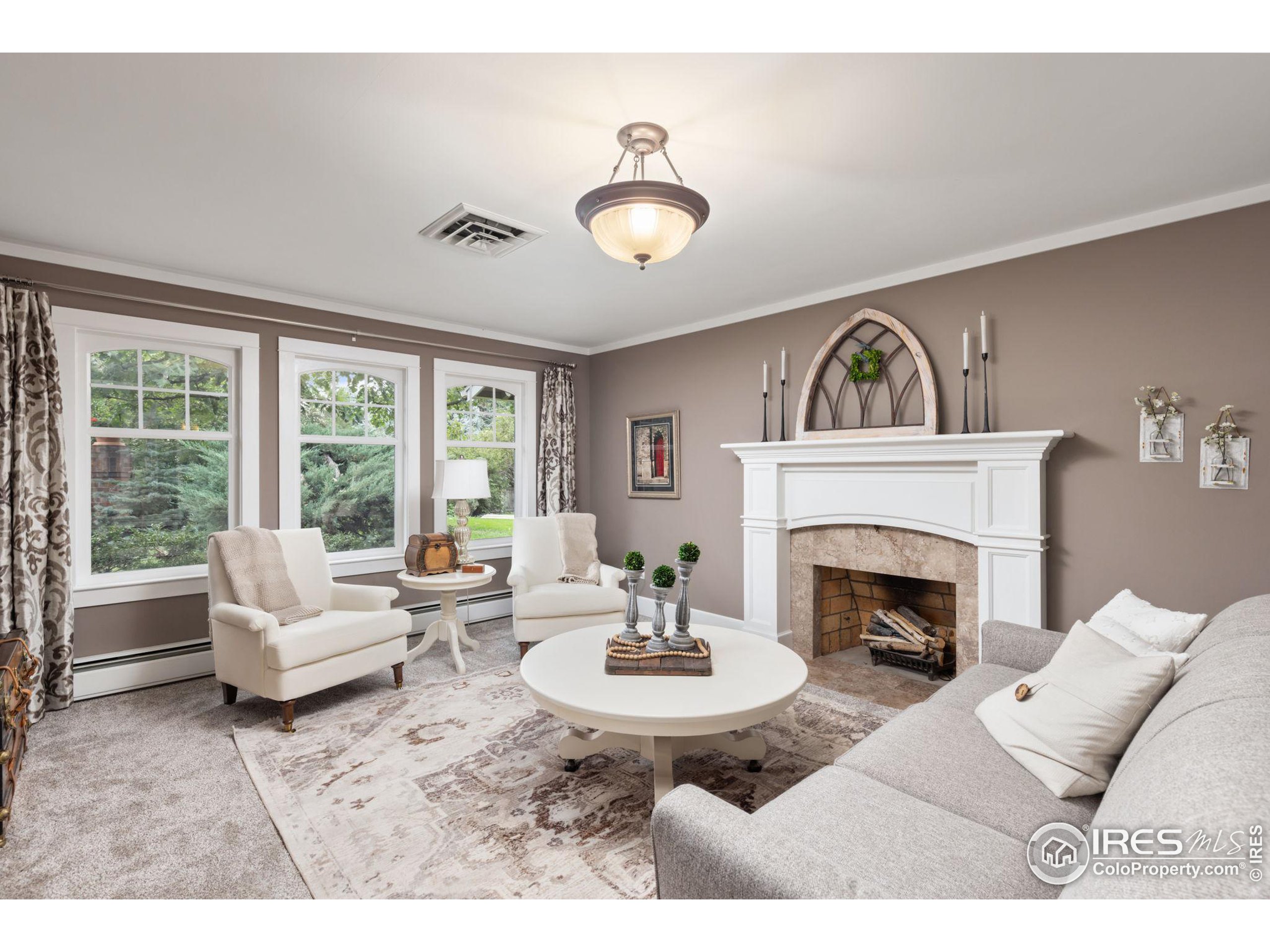 2633 W Reservoir Rd