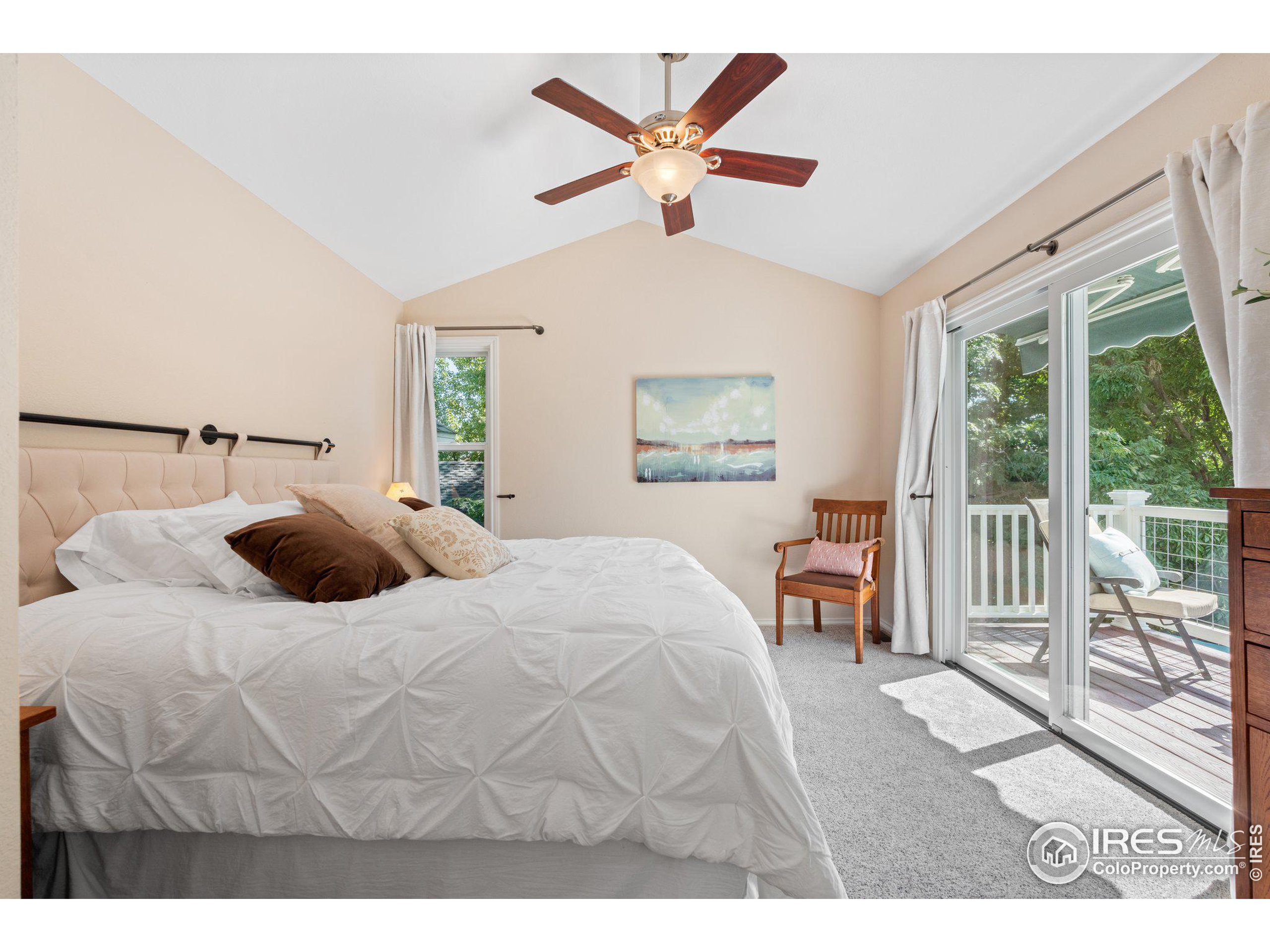 650 Columbine Ct