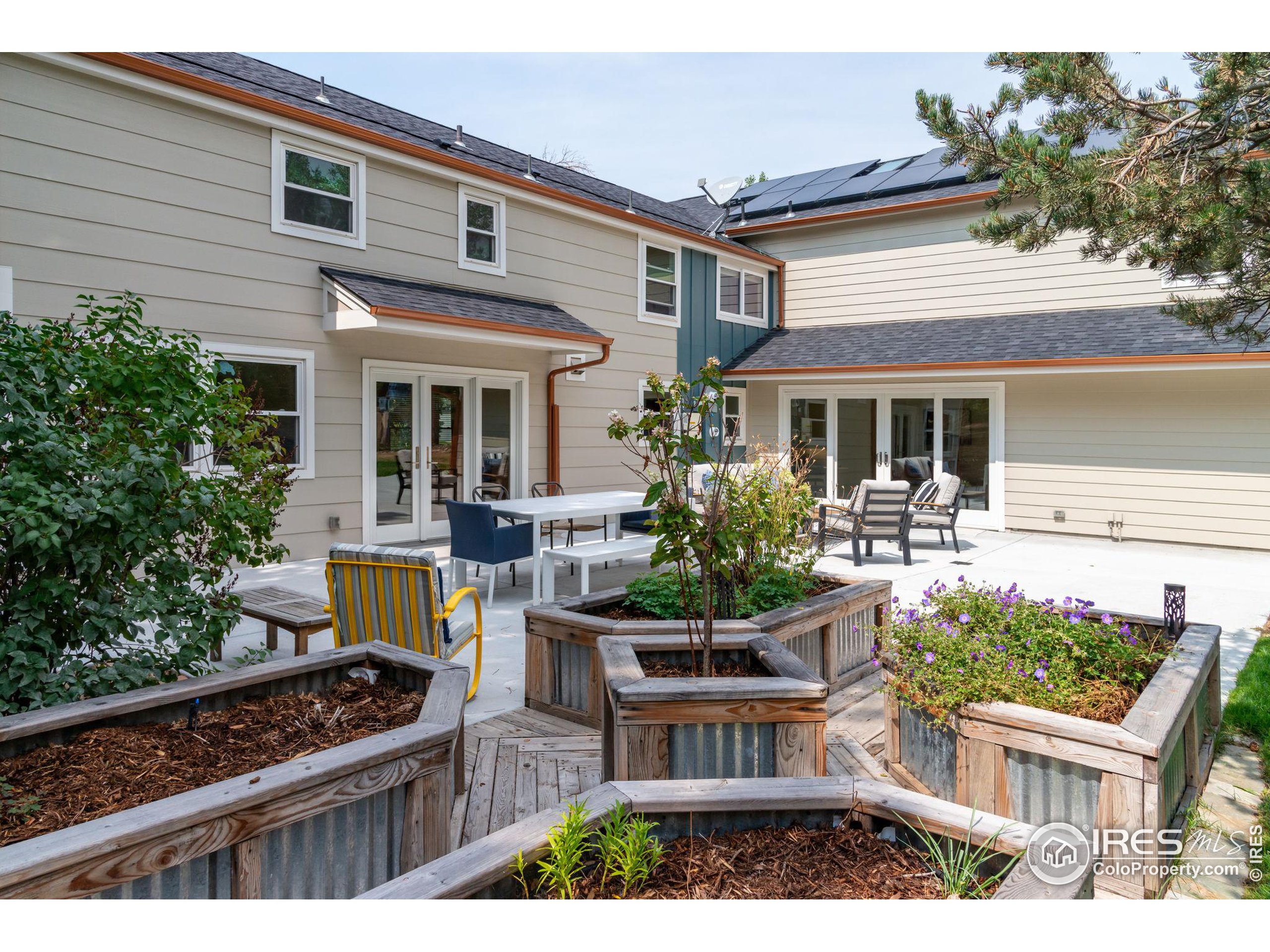 890 Cypress Dr