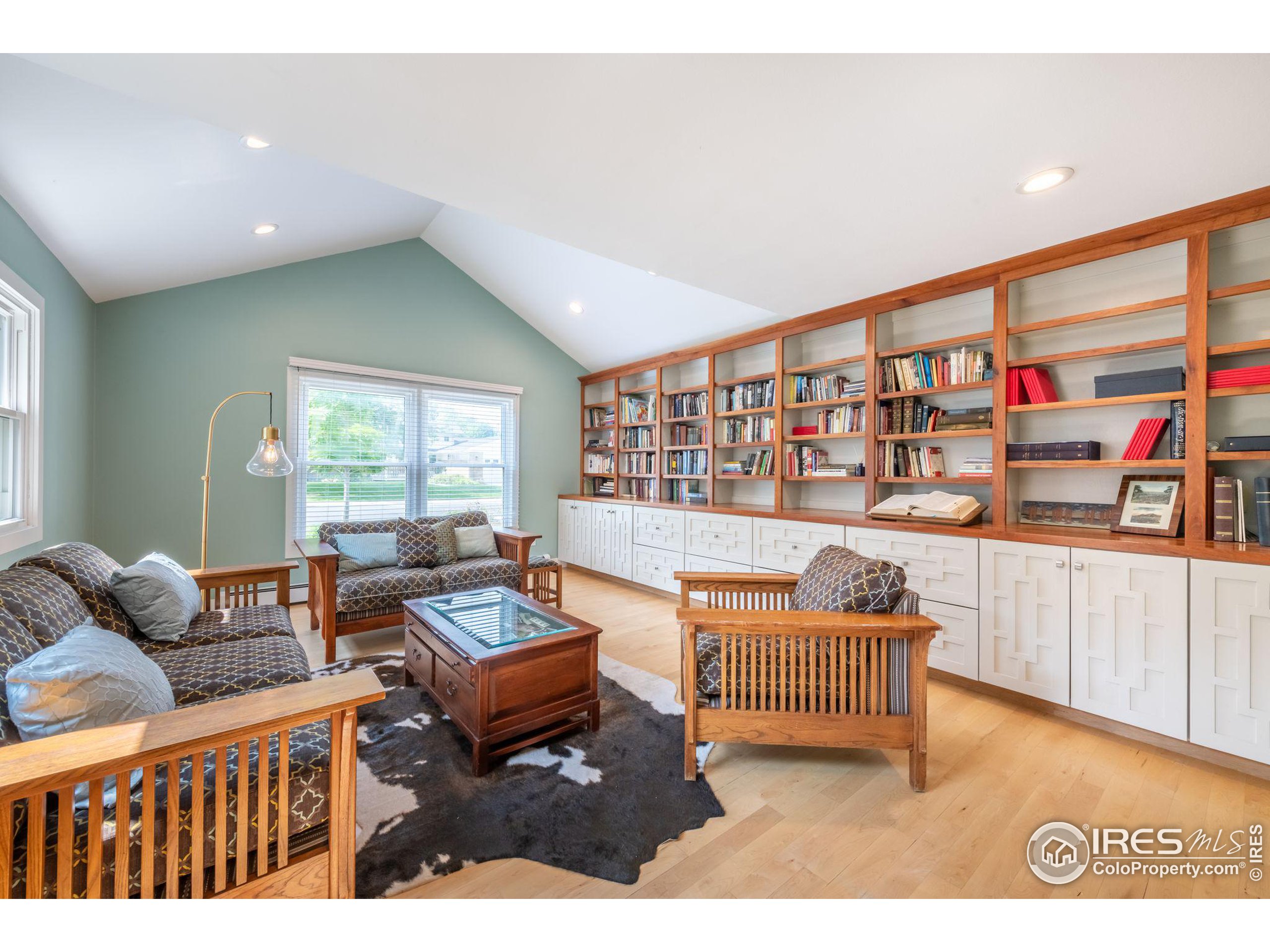 890 Cypress Dr