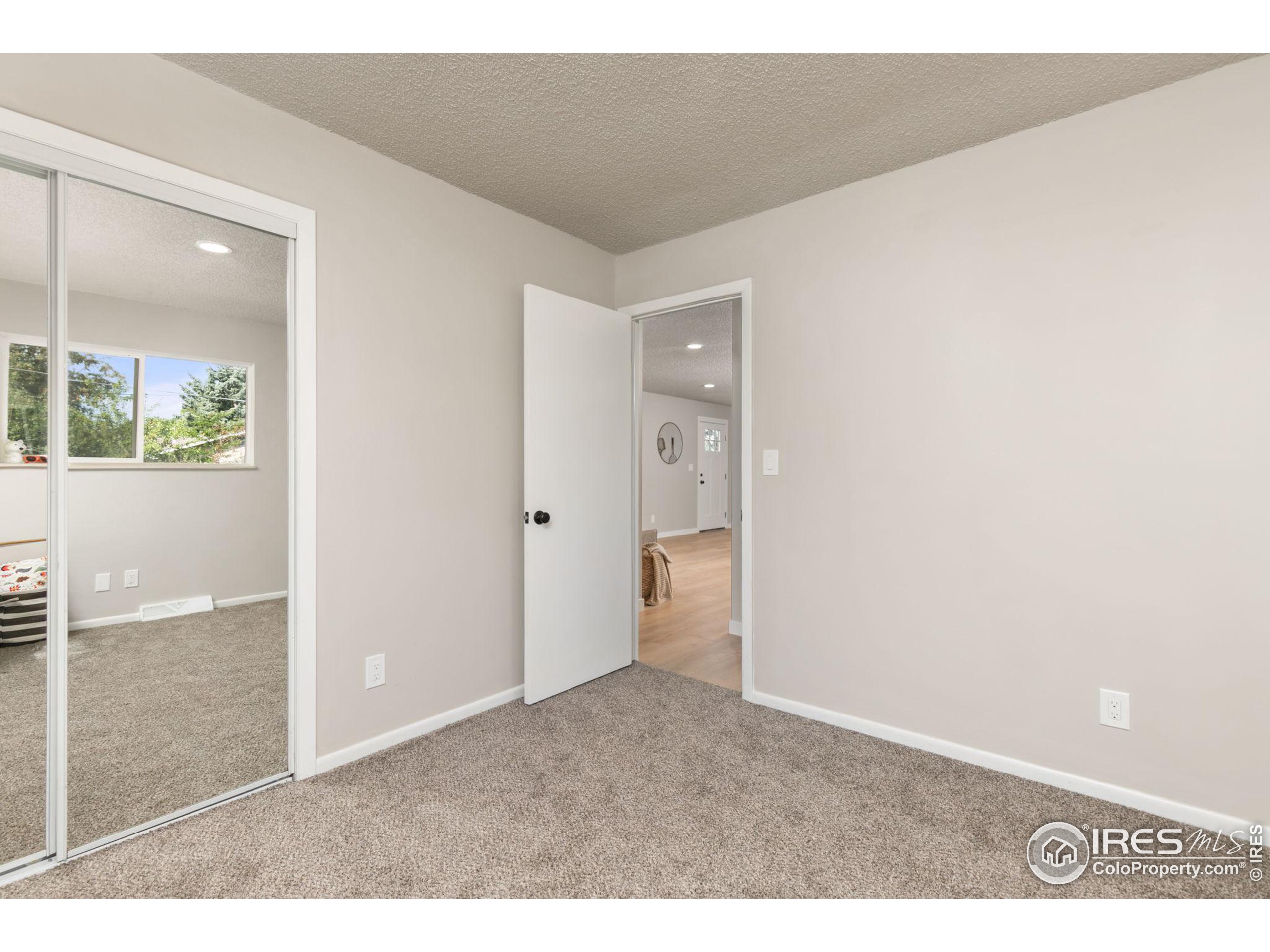 1110 Jennifer Dr