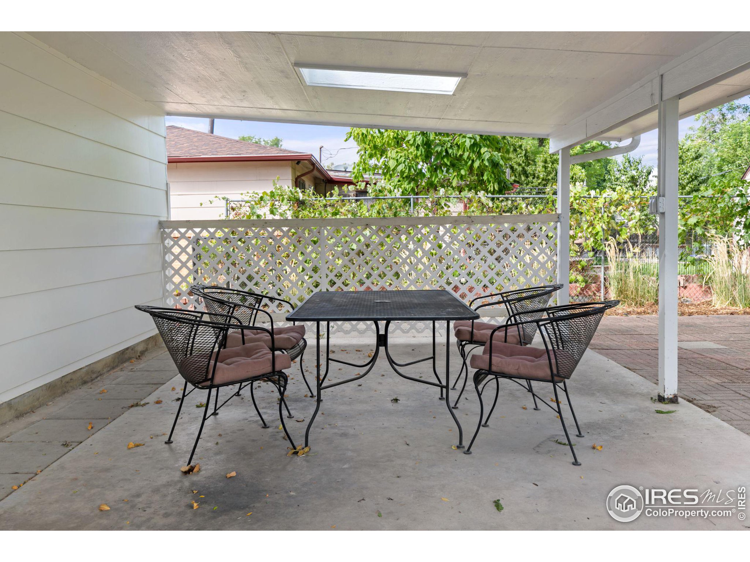 1110 Jennifer Dr