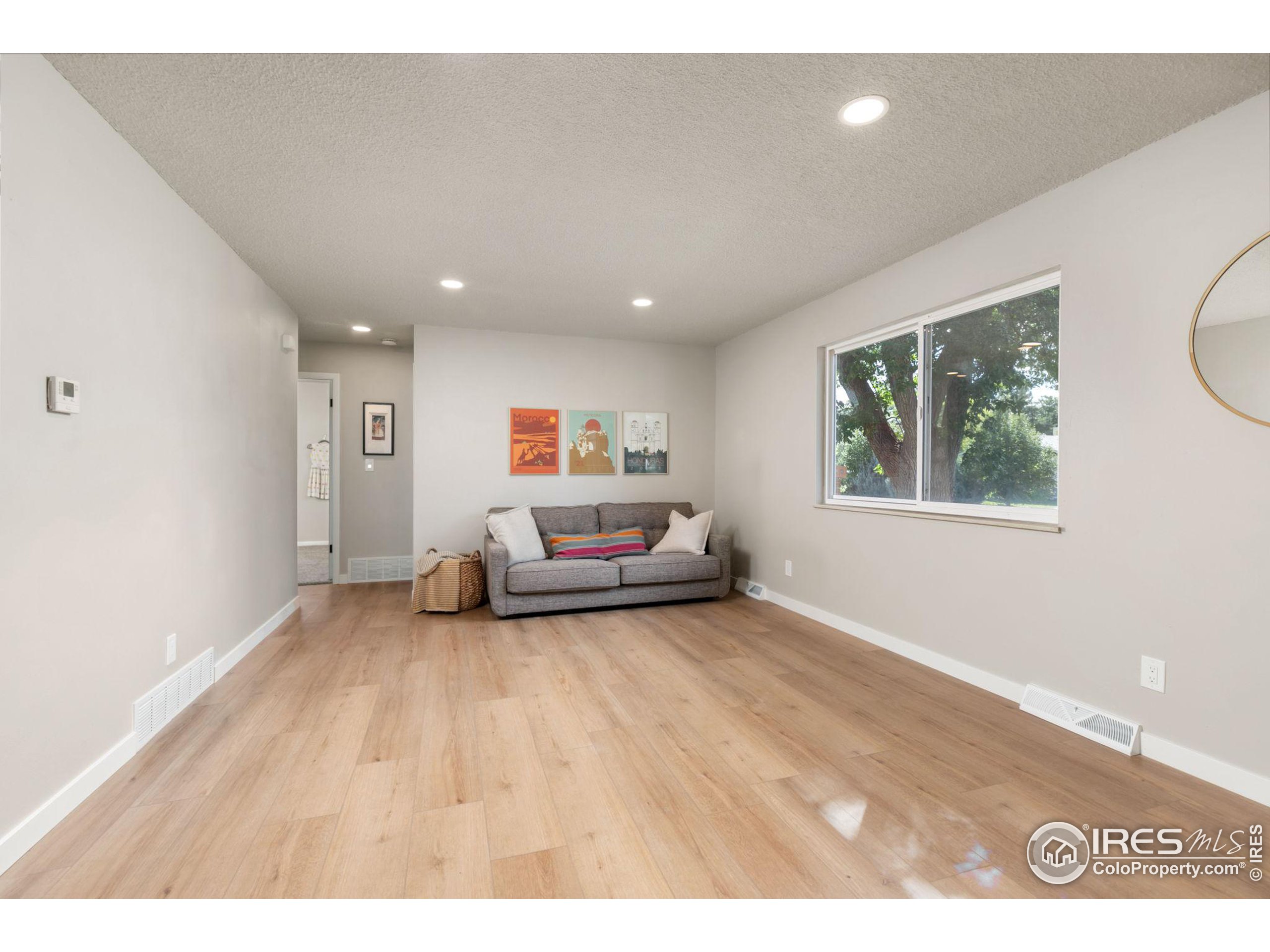 1110 Jennifer Dr