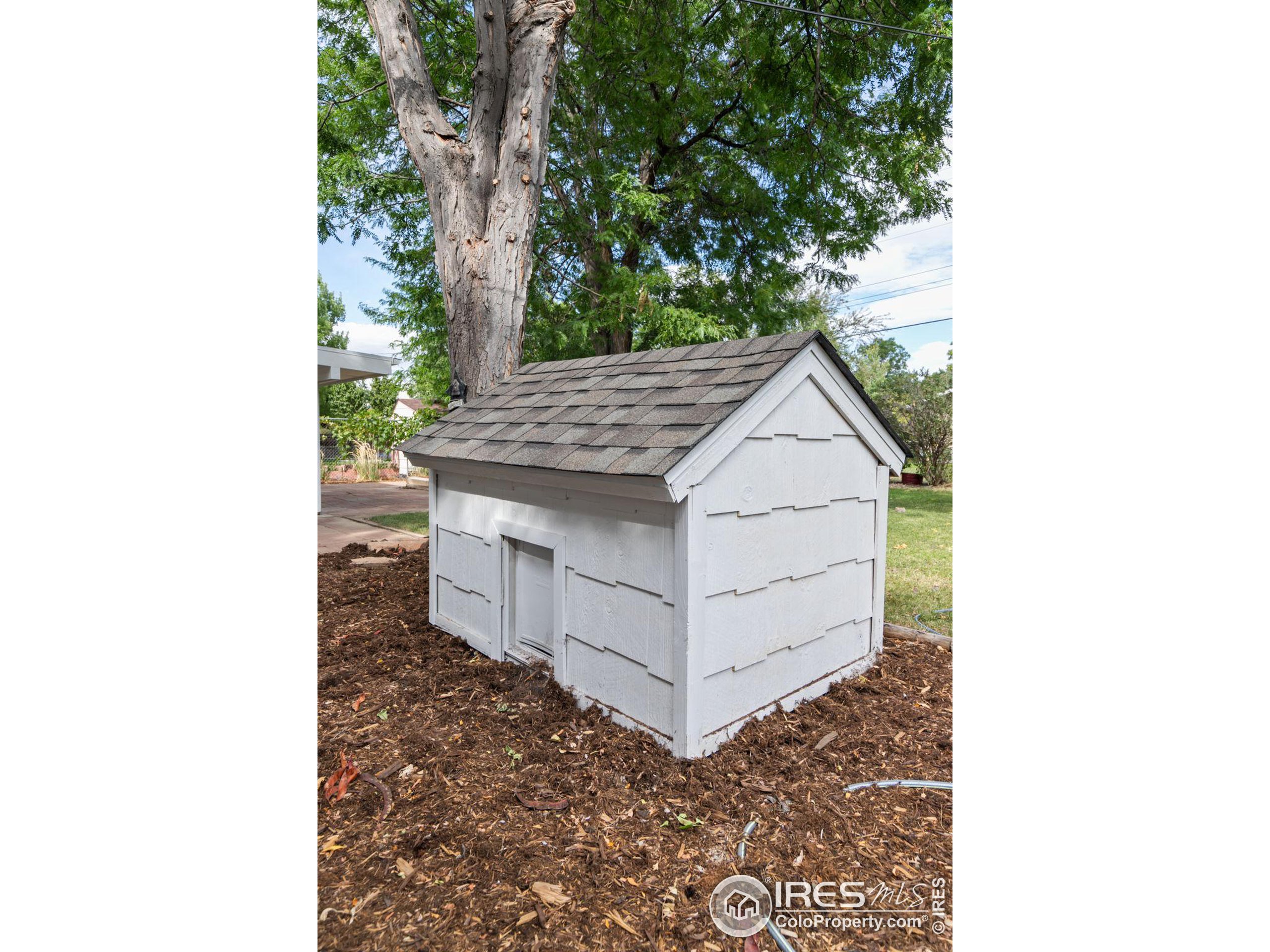1110 Jennifer Dr