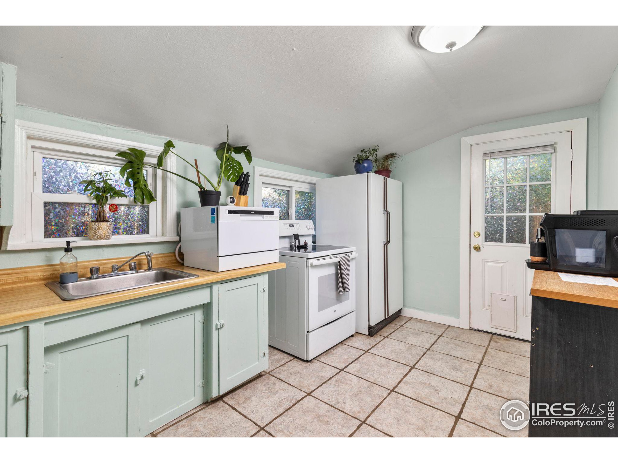 206 8th Ave