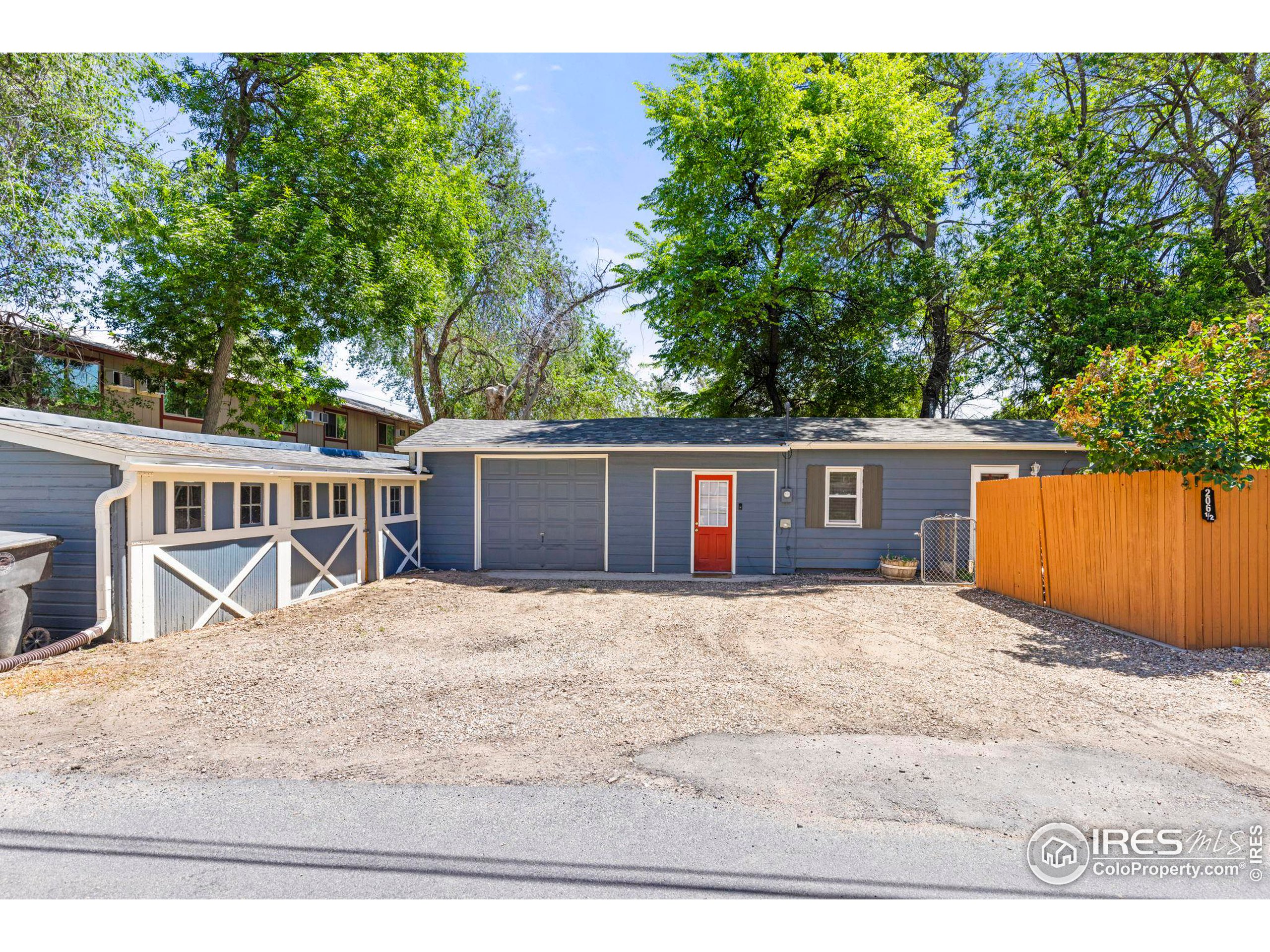 206 8th Ave