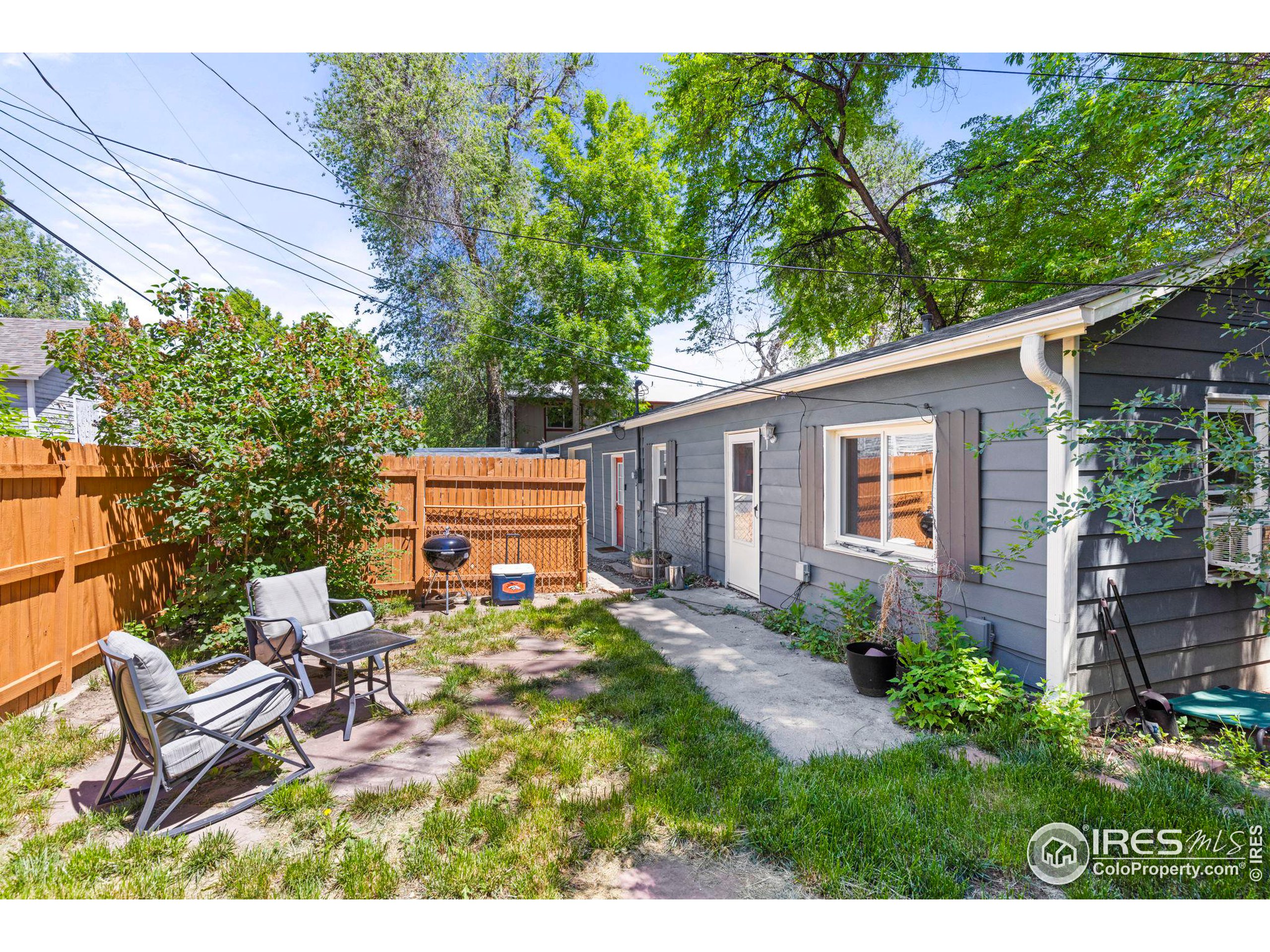 206 8th Ave