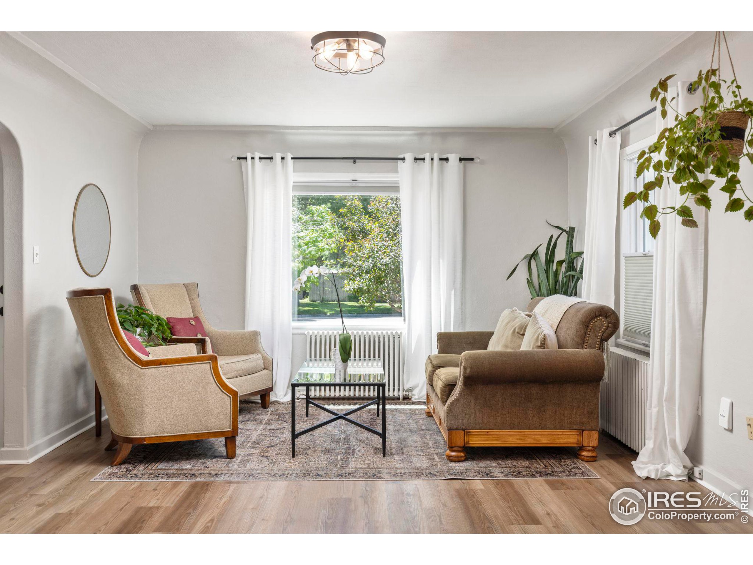 206 8th Ave