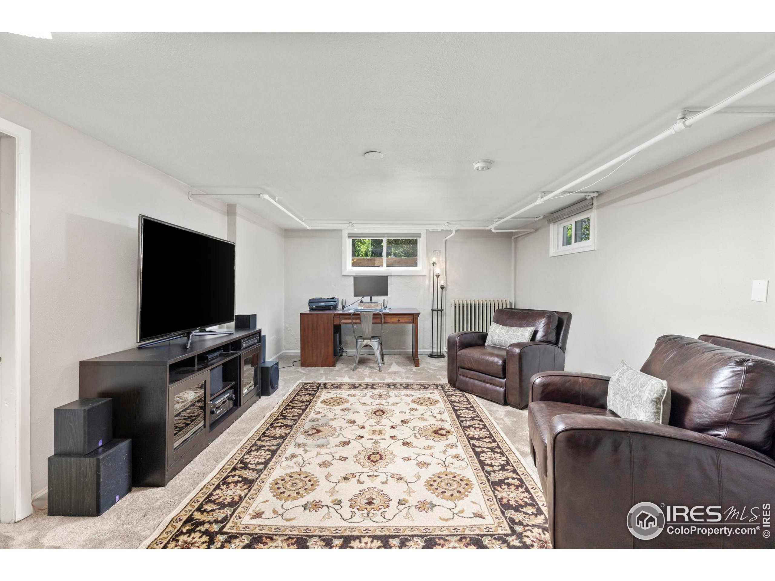 206 8th Ave