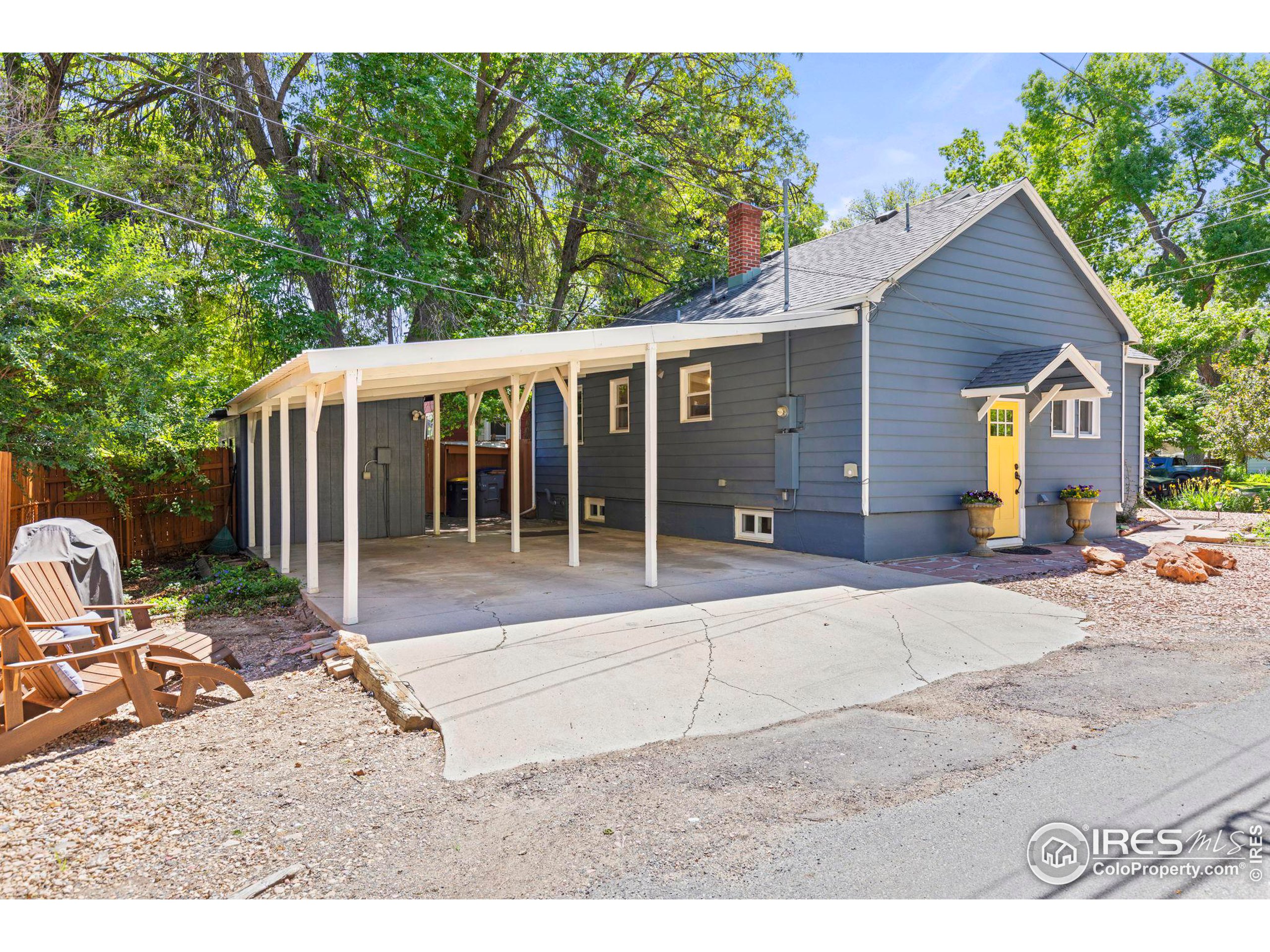 206 8th Ave