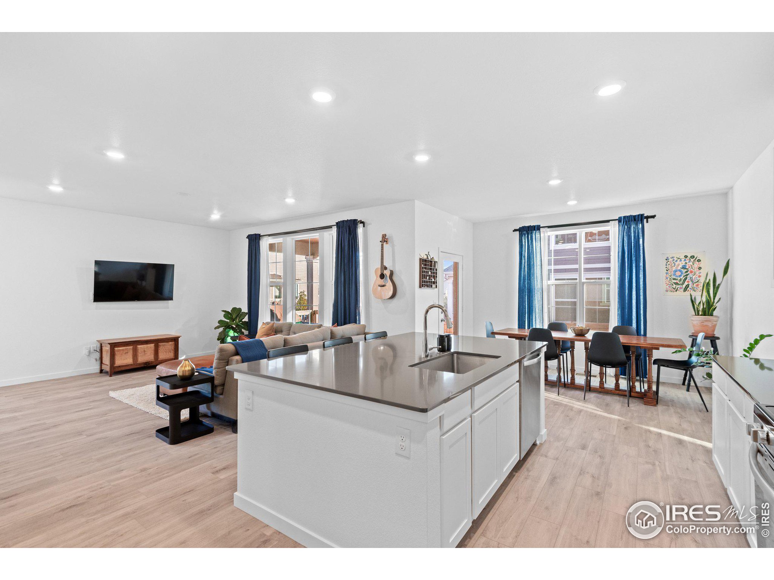 660 Eldorado Dr