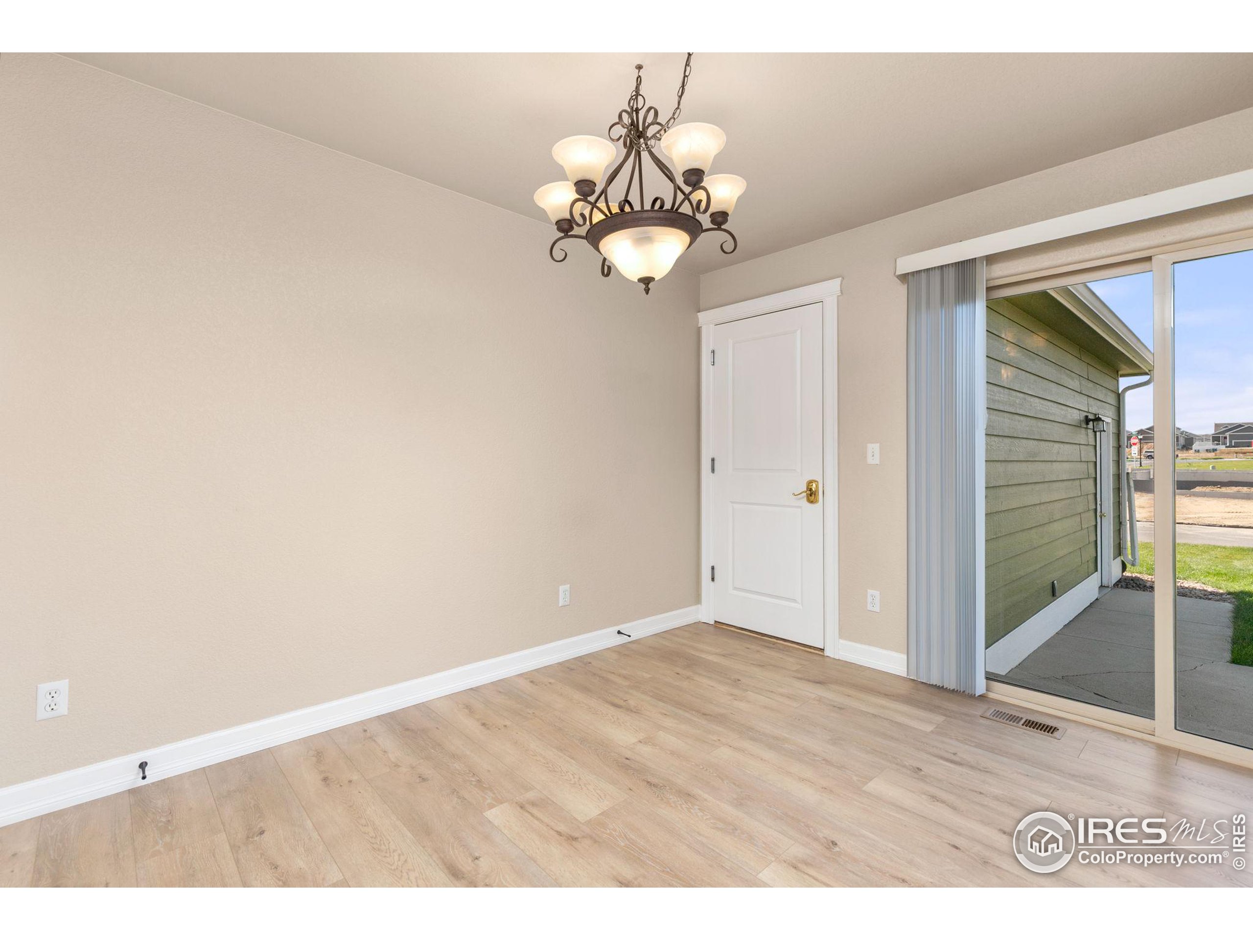 4305 Phlox Ln