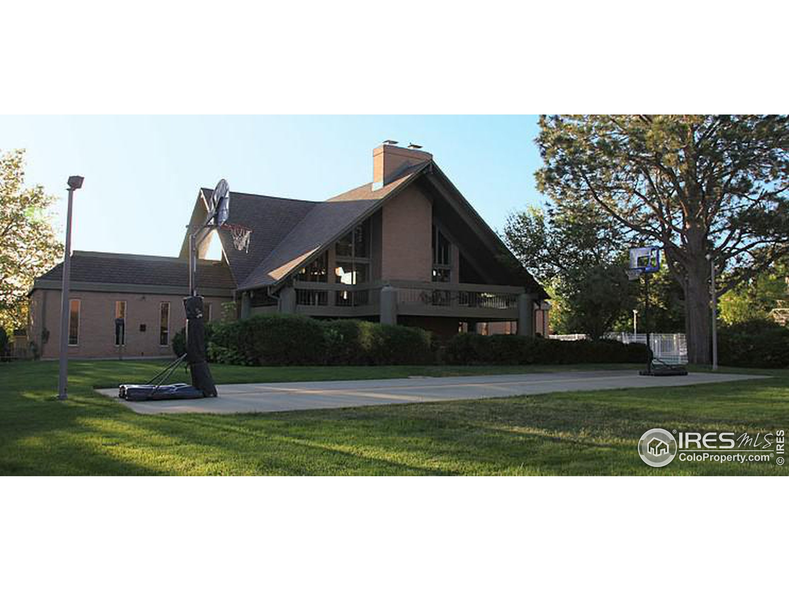 1419 Bradley Dr