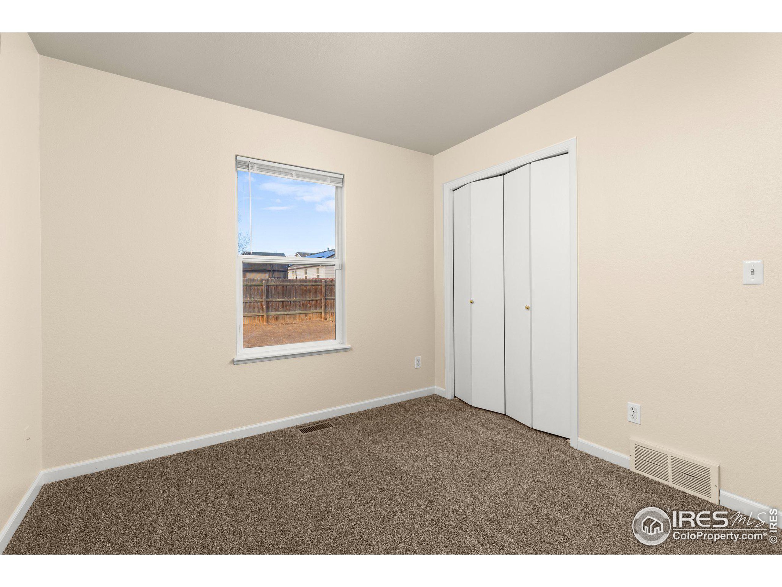 3709 Dove Ln