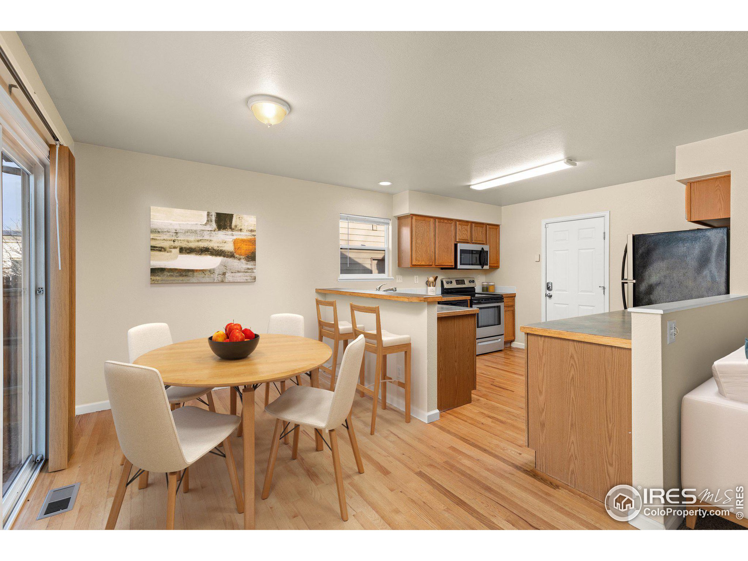 3709 Dove Ln