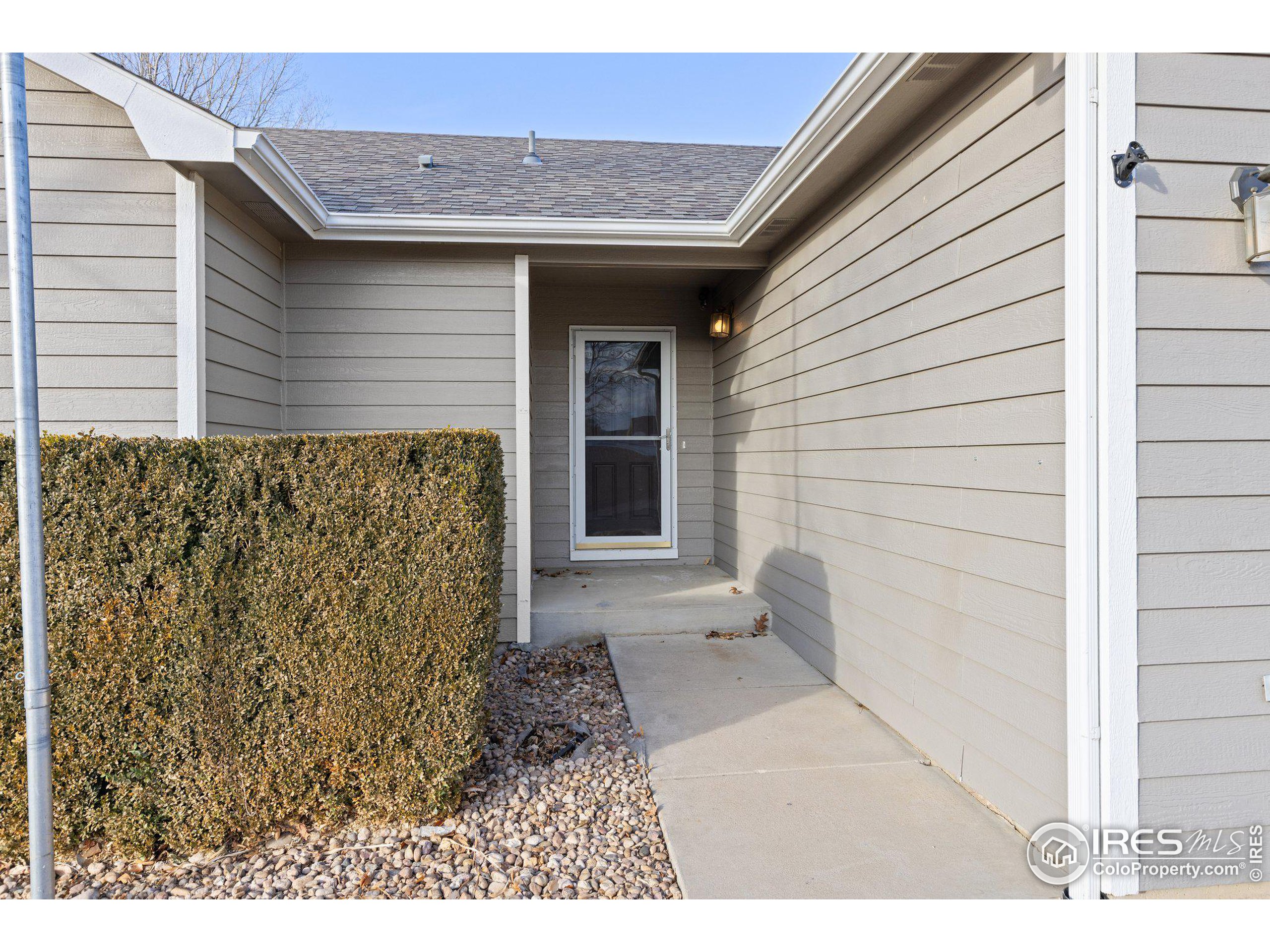 3709 Dove Ln