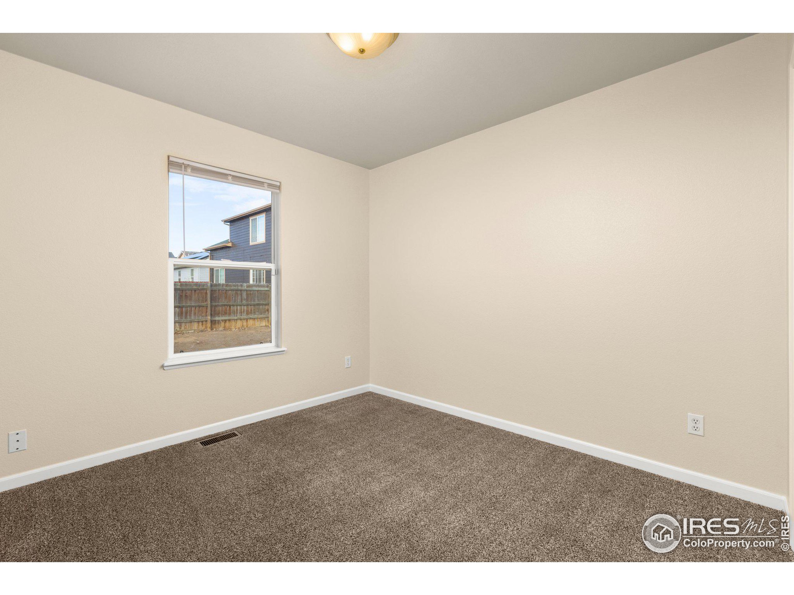 3709 Dove Ln