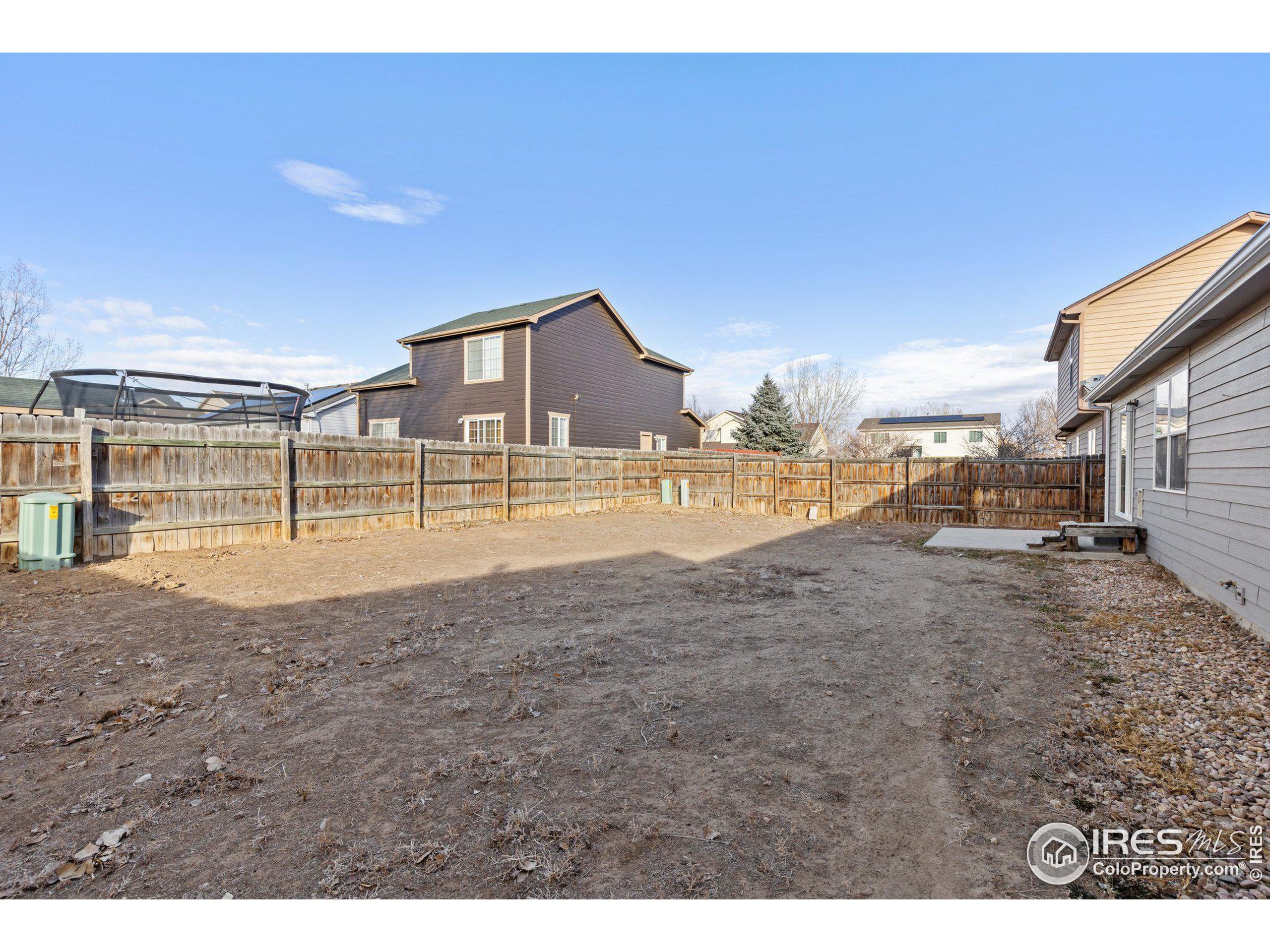 3709 Dove Ln